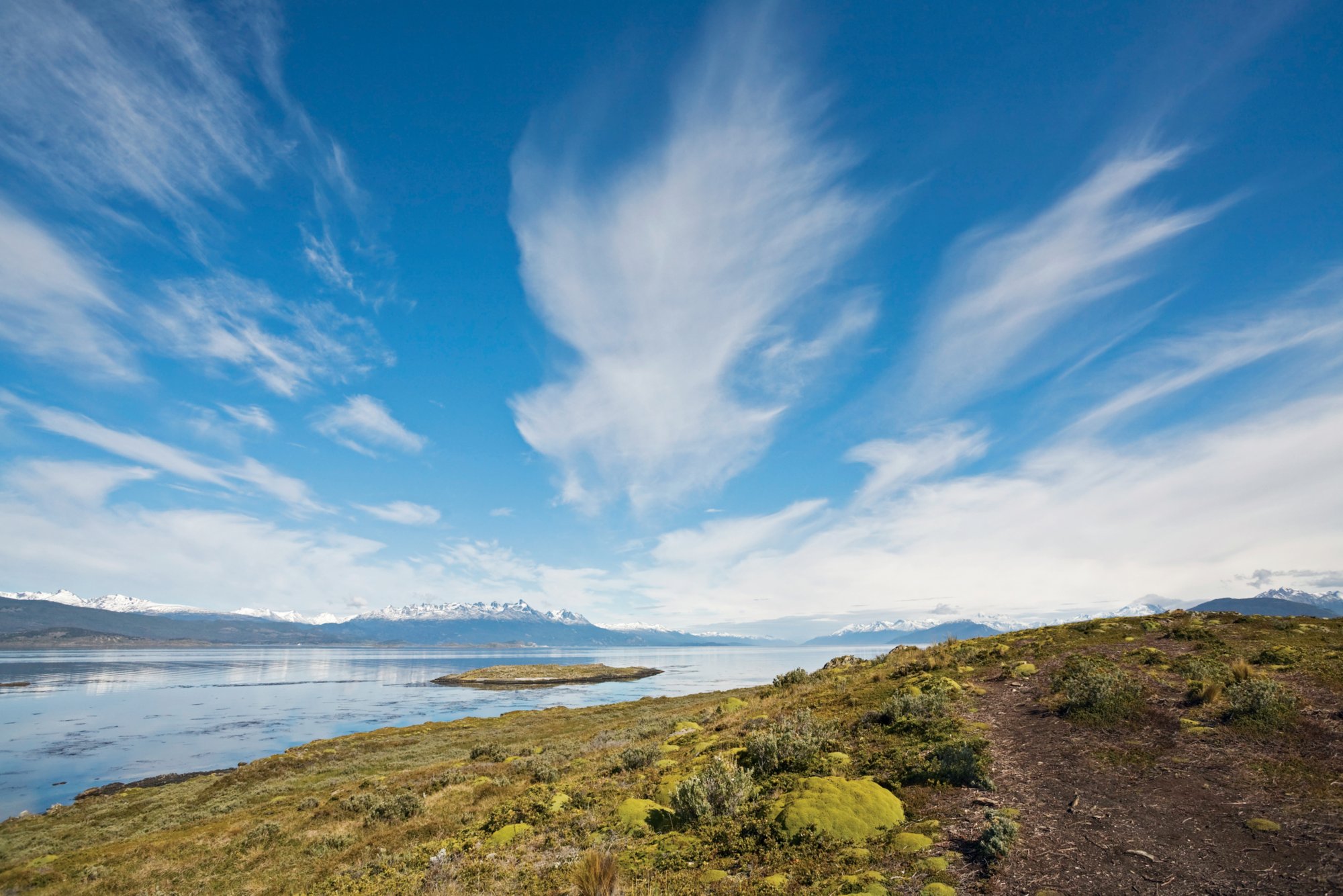 Fotograf auf einer Insel im Beagle Kanal, Feuerland, Tierra del Fuego, Argentinien, S¸damerika | Photographer on an island in the Beagle Channel, Tierra del Fuego, Argentina, South America