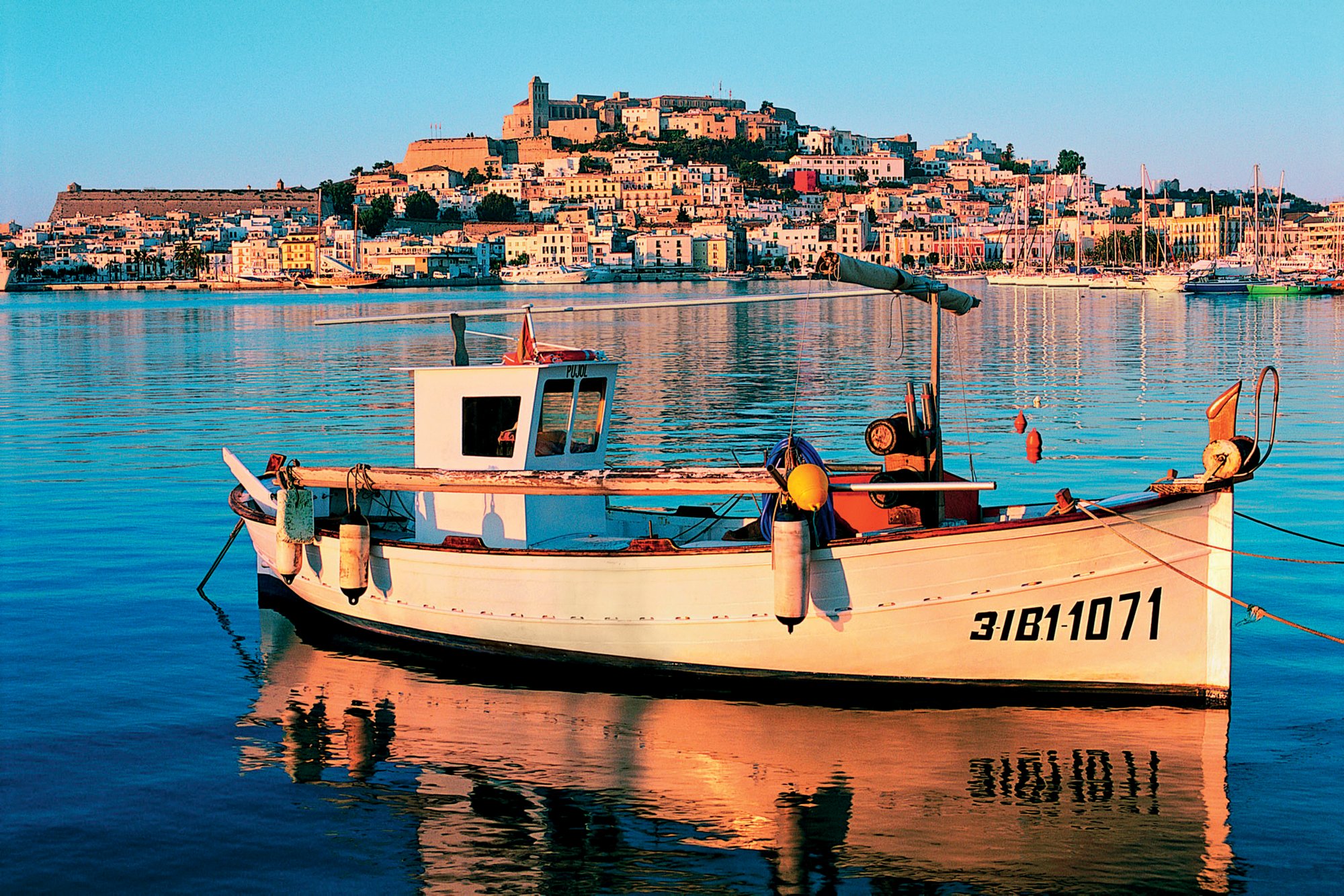 685079.TIF