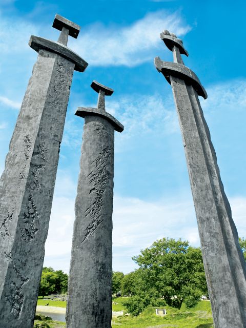 1983, Stavanger, Norway --- <Swords in Rock> Monument in Stavanger --- Image by   Anna Watson/Corbis