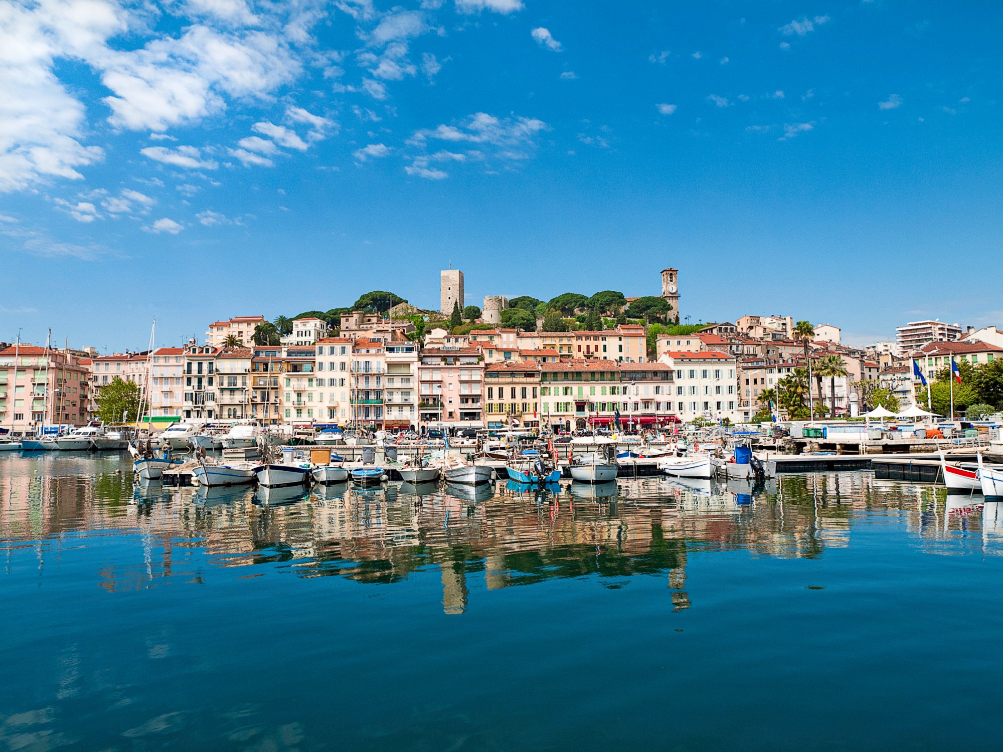 Hafen mit kleinen Booten in Cannes