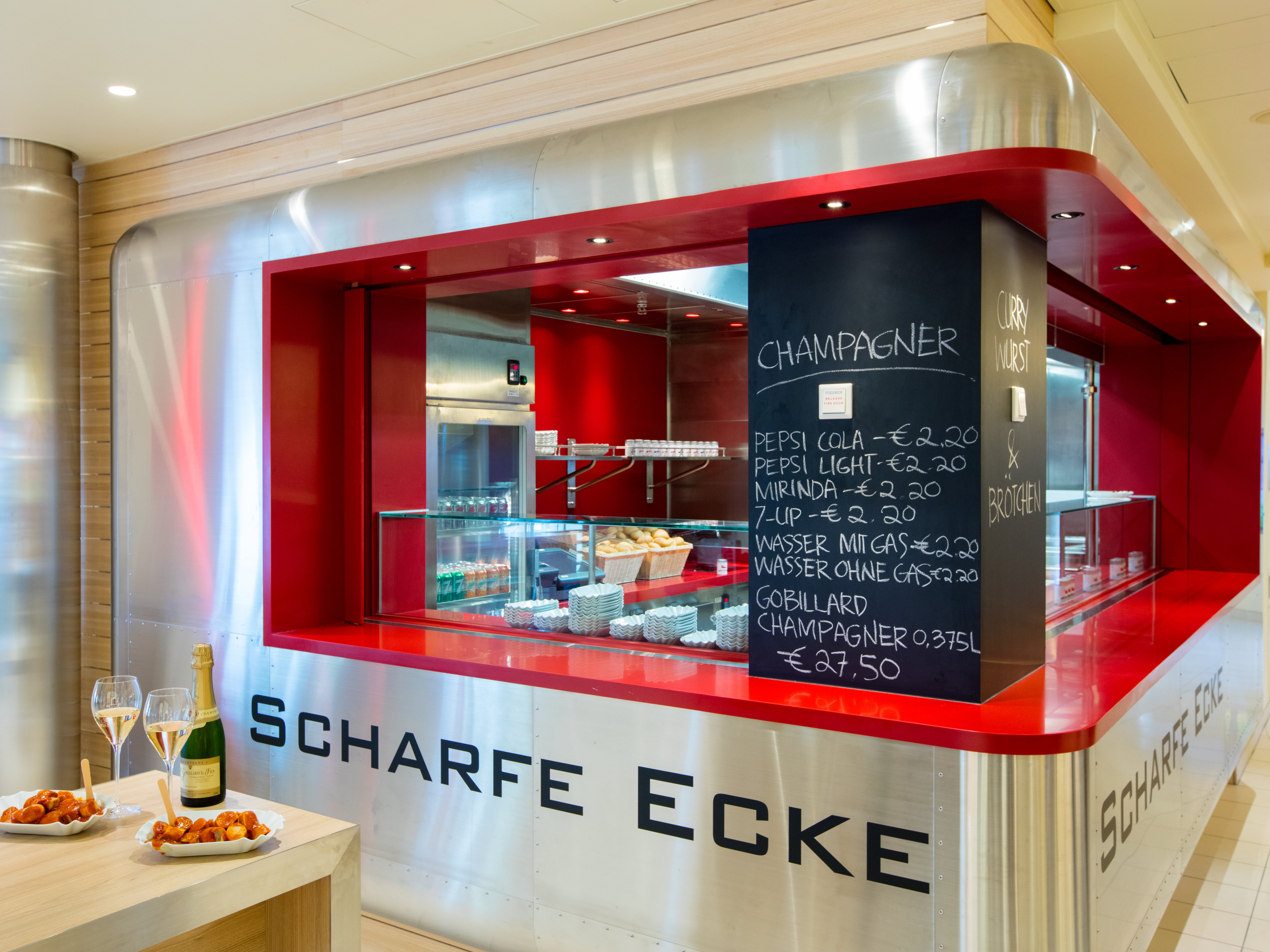 Theke mit Finger Food Auswahl in der Scharfen Ecke
