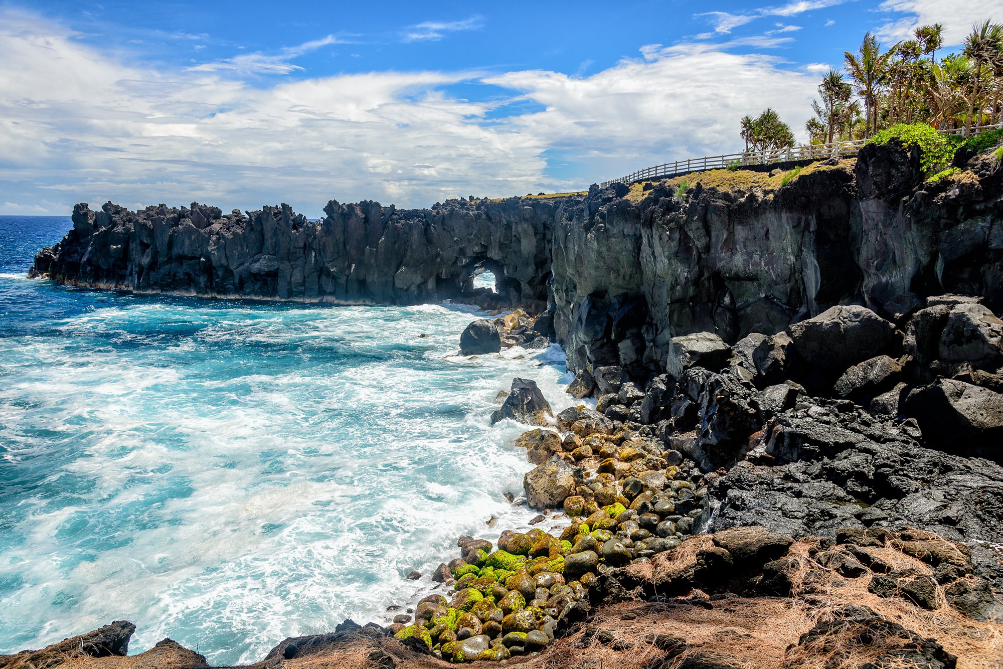 Cap méchant, a cape in la Reunion island, France