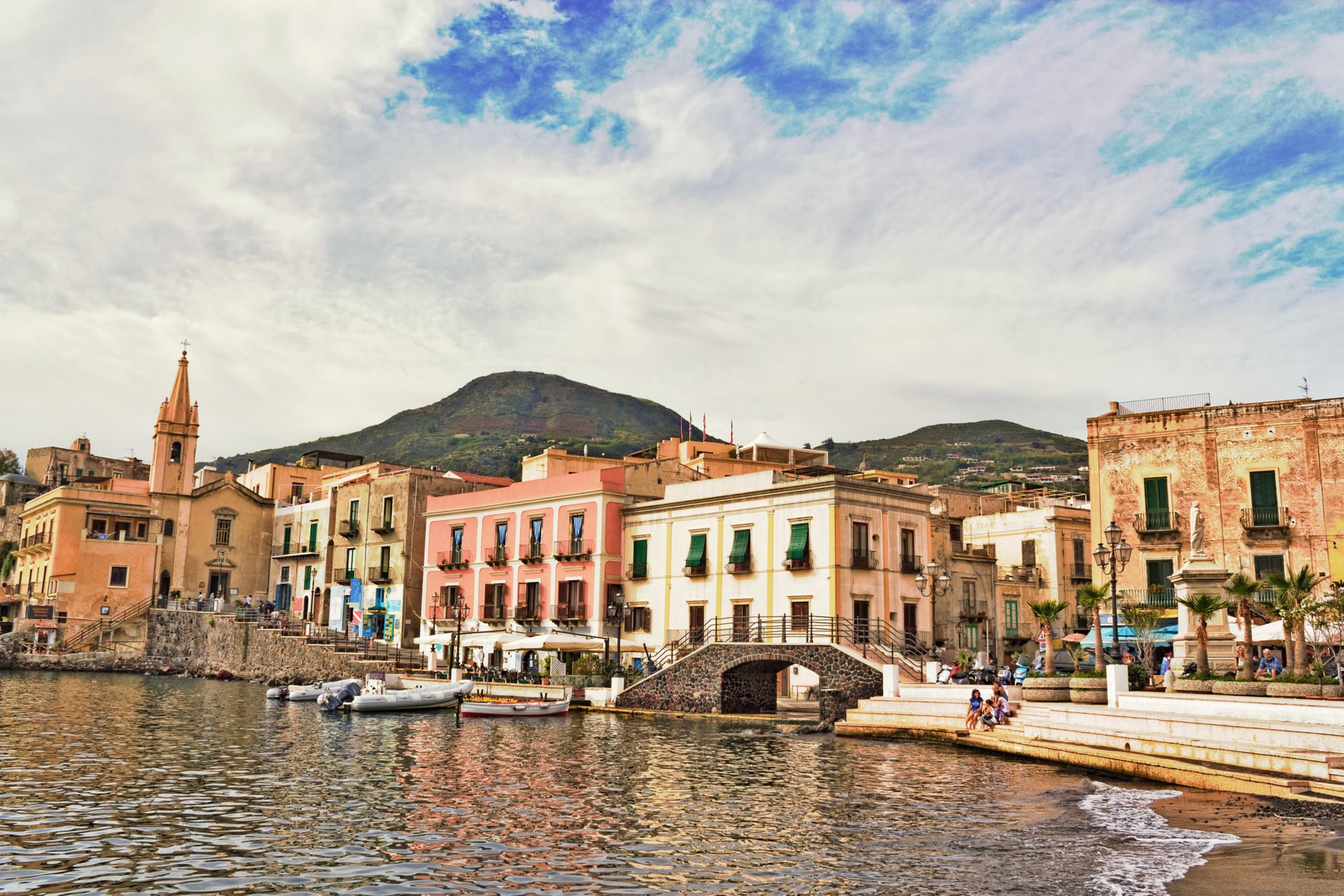 Hafen in Lipari