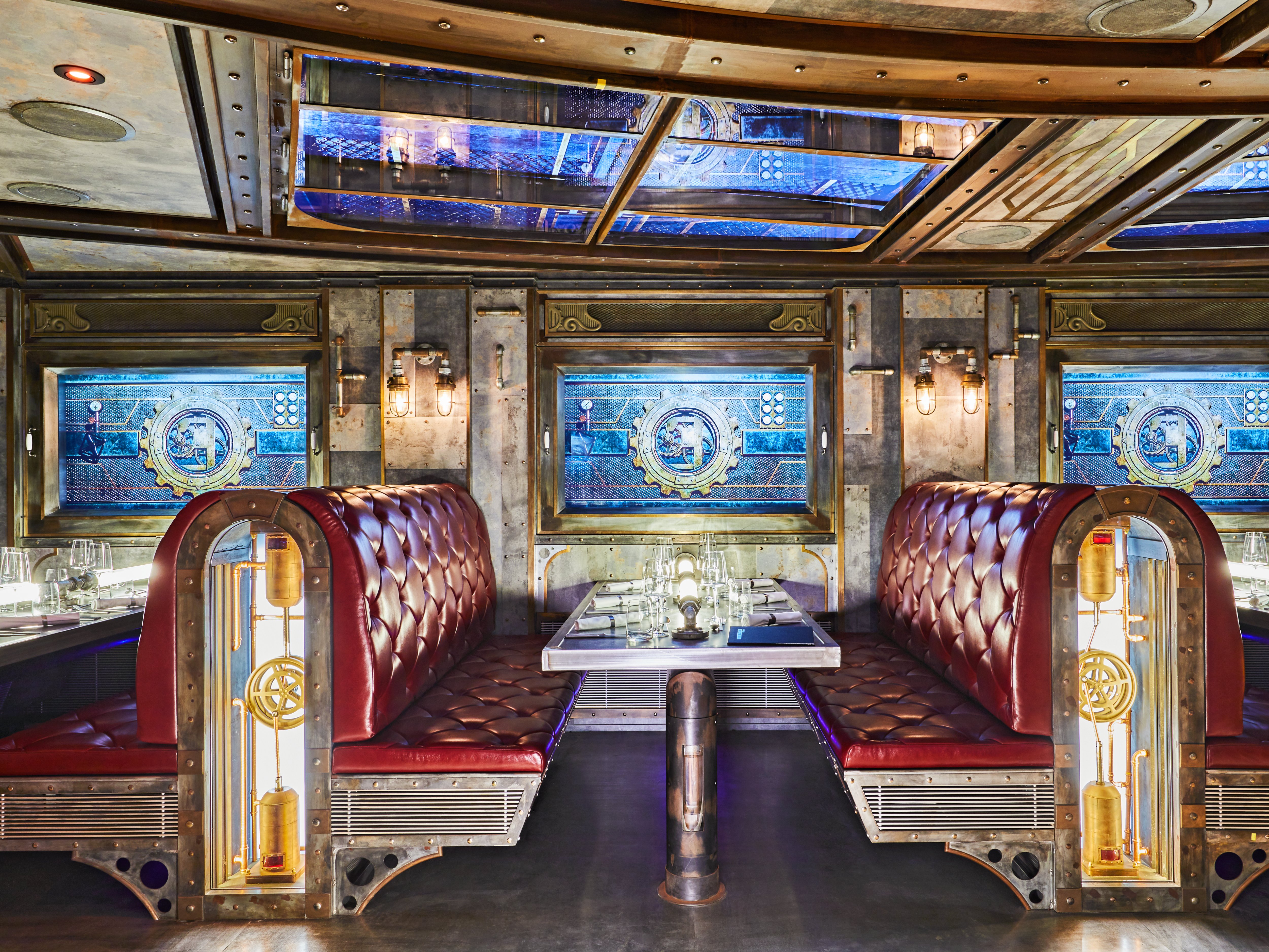 Sitzgruppe im Time Machine Restaurant
