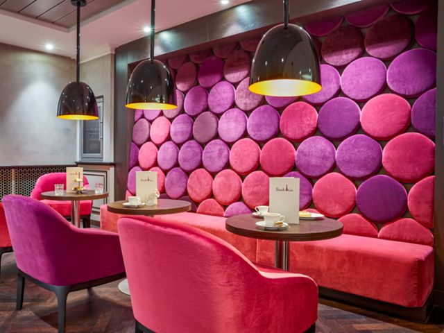 Sitzbereich in der French Kiss Bar
