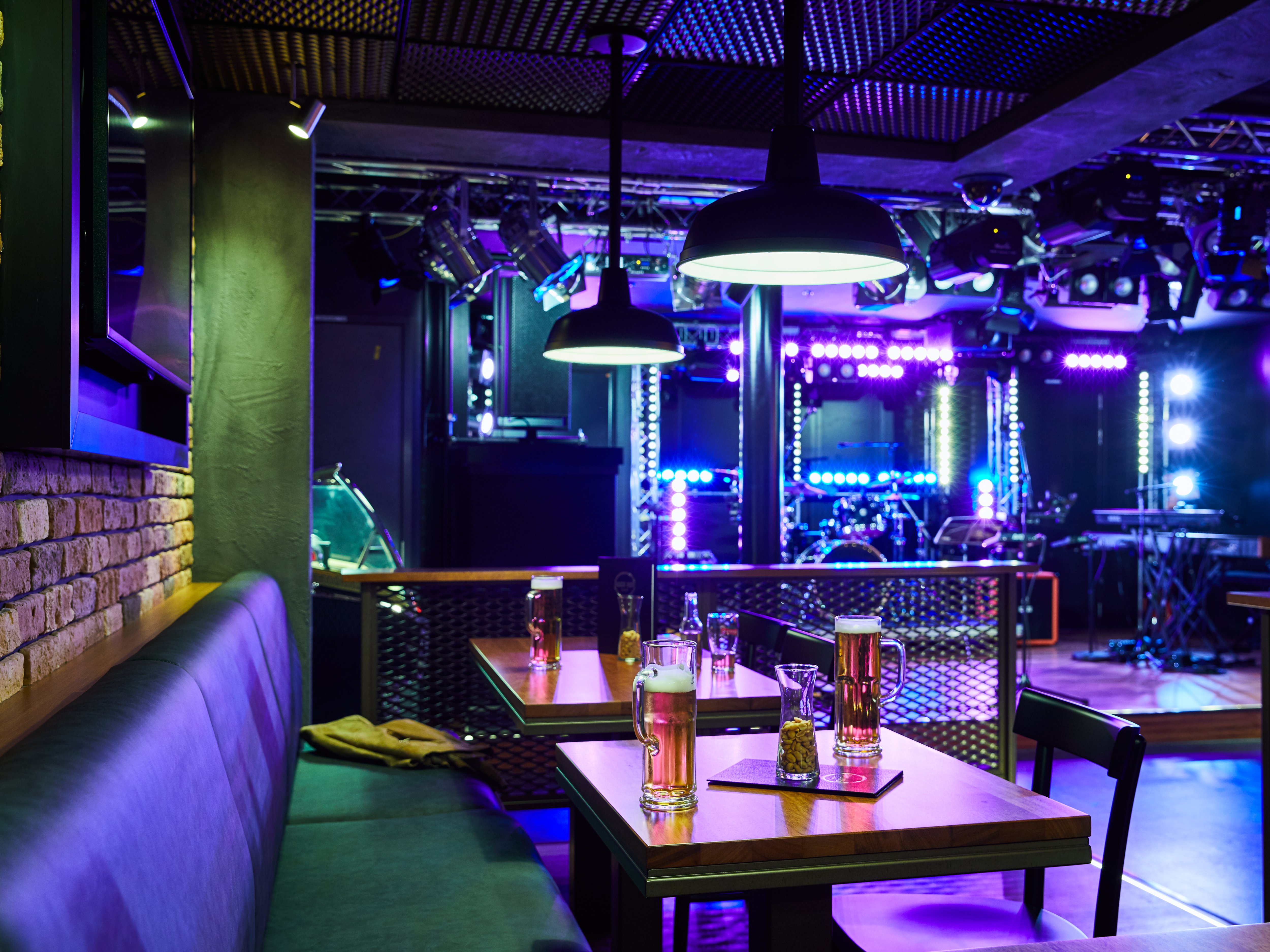 Interieur der Rock Box Bar