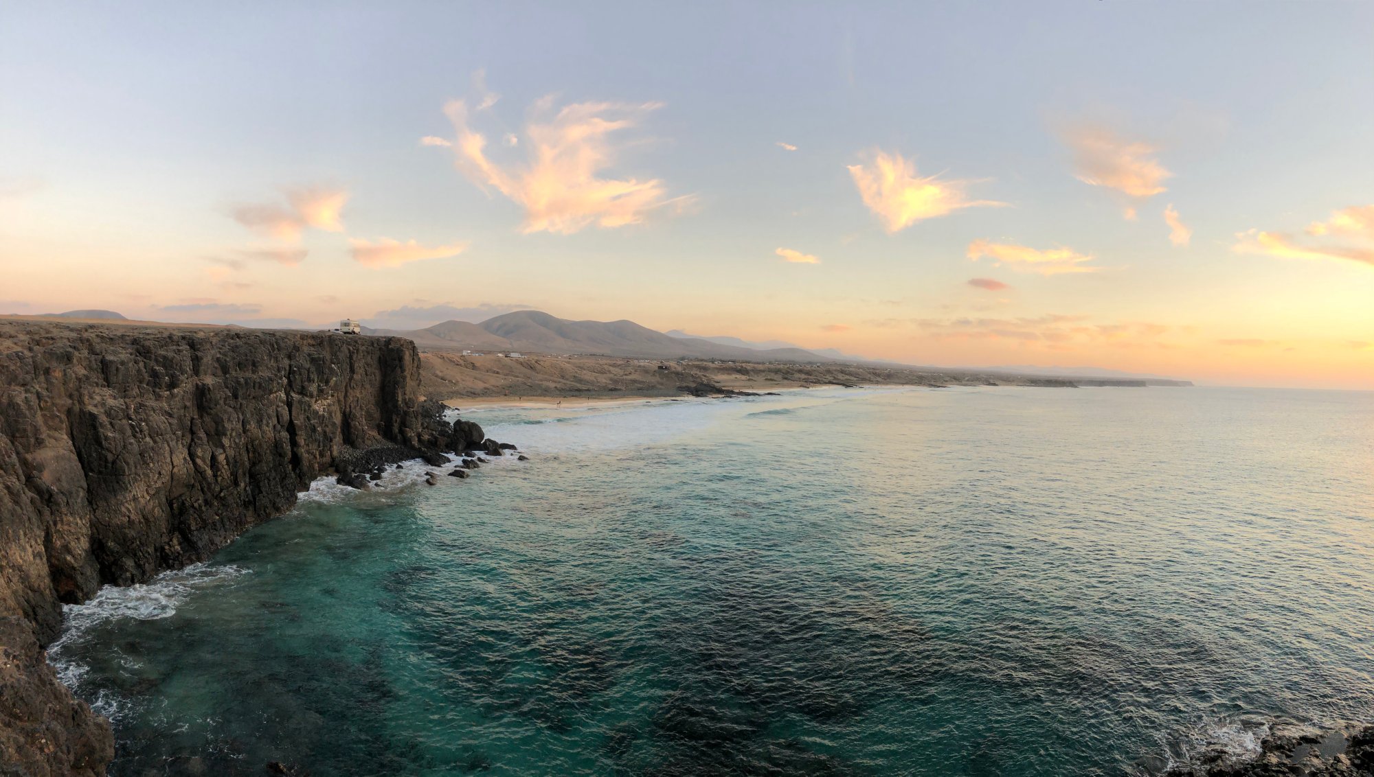 Steilküste mit Sonnenuntergang auf Fuerteventura 