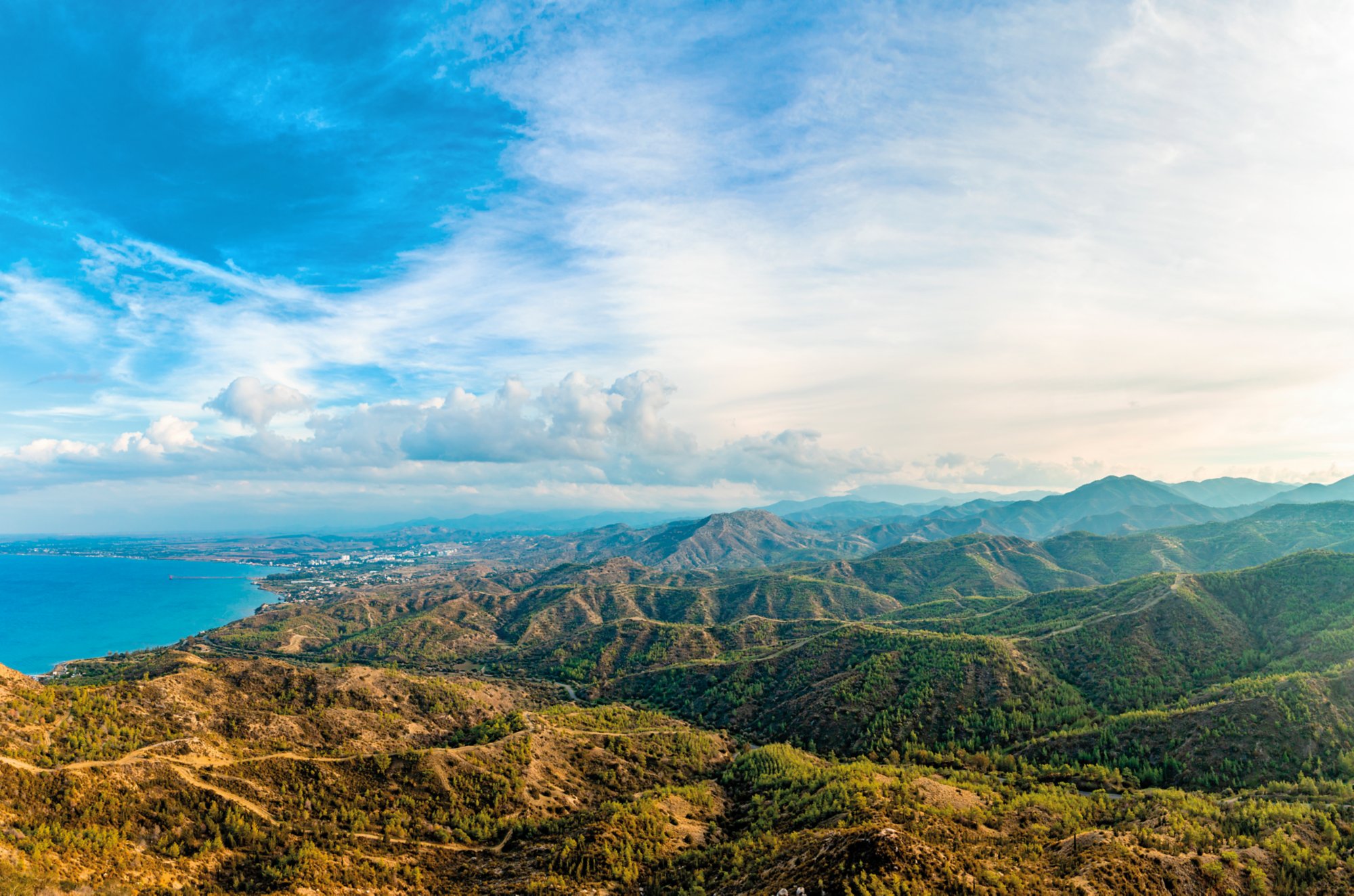 Troodos mountains panorama with Lefke town at the sea coast afar, North Cyprus; Shutterstock ID 1545902879; Kunde (Pflichtfeld): AIDA Cruises; Projekt (Pflichtfeld): 20607_tw