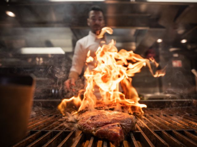 Steak Zubereitung im Churrascaria Steakhouse