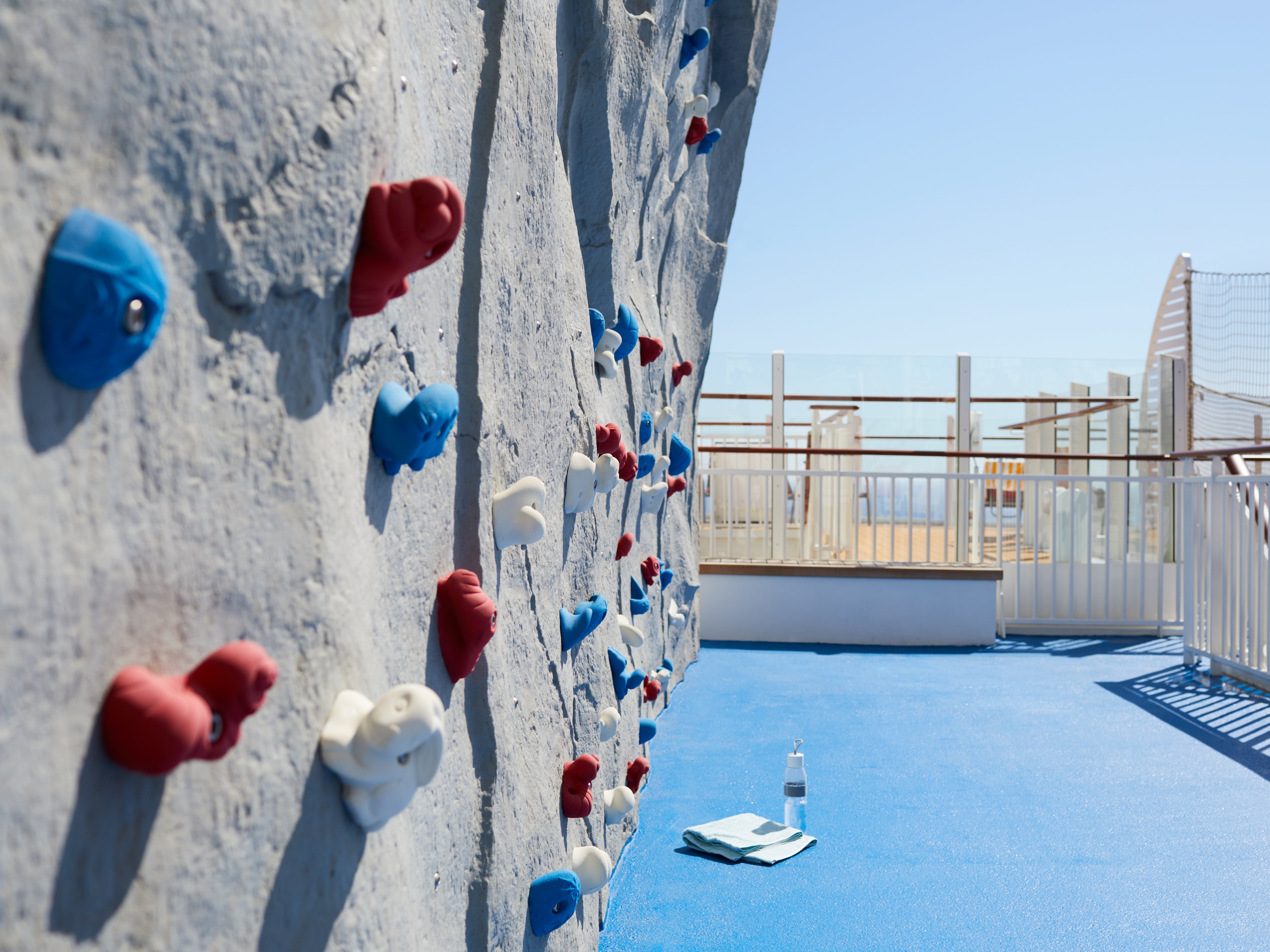 Boulderwand an Bord