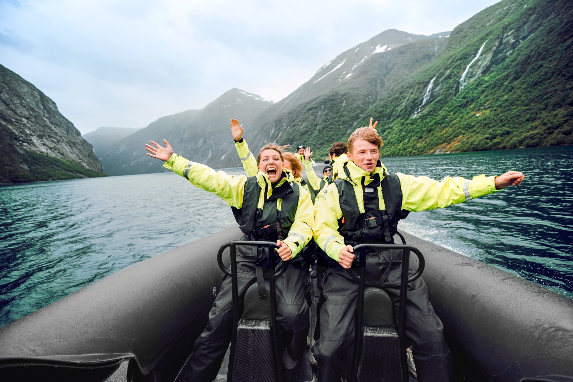 Gruppe beim Speedboot-Ausflug in Norwegen