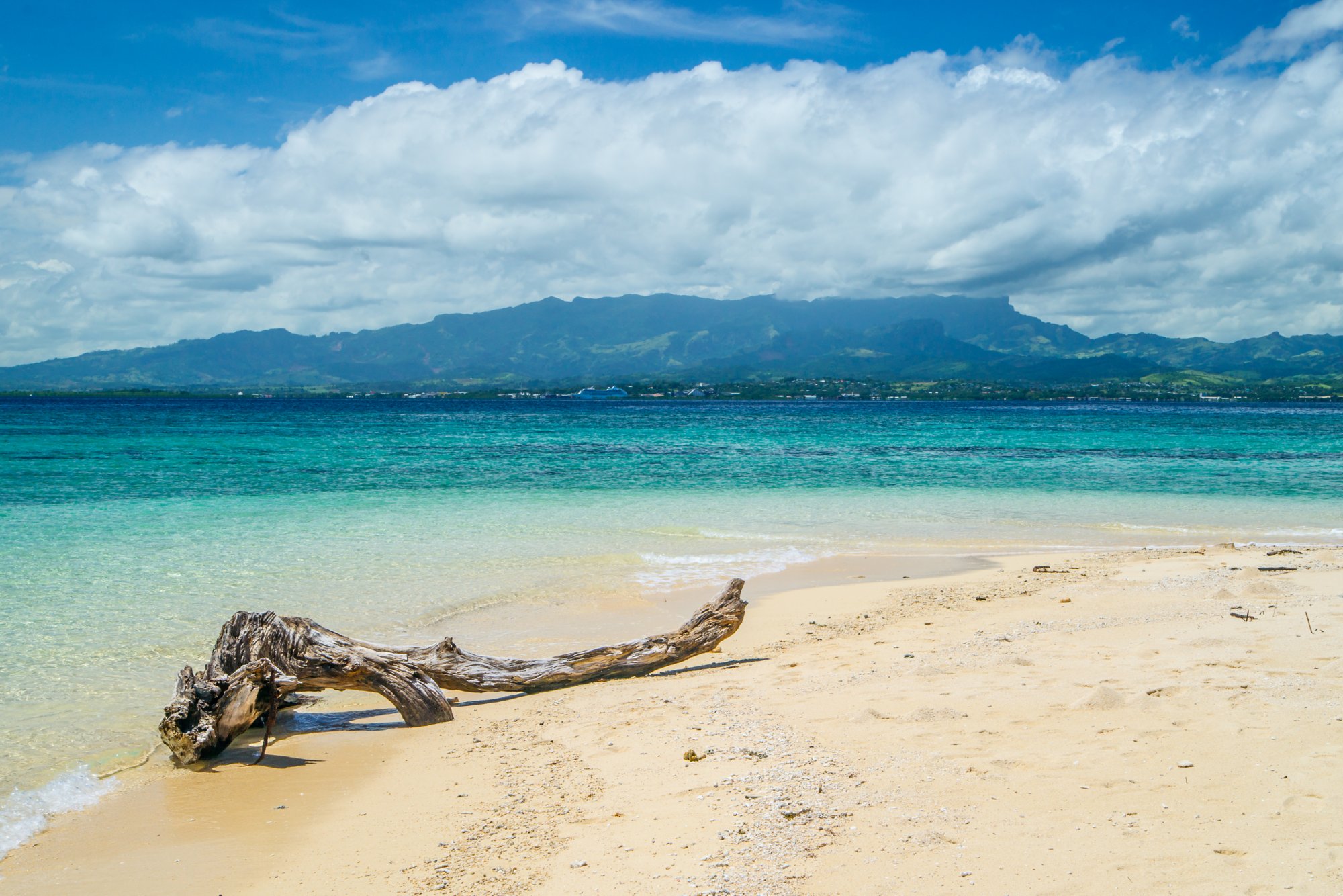 Desert Island off Lautoka, in west of the island of Viti Levu, Fiji; Shutterstock ID 100808824; purchase_order: 27214 at; job: ; client: AIDA Cruises; other: 