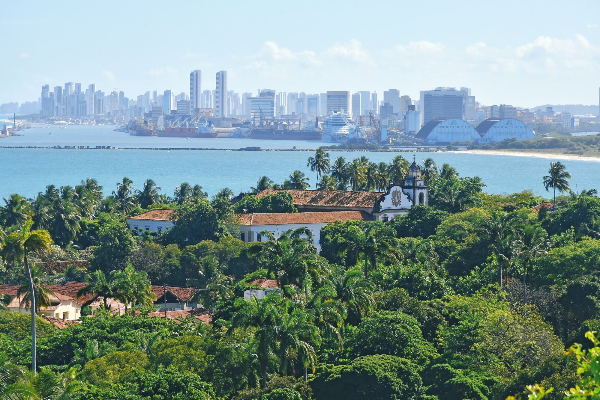 Brasilien, Skyline und Hafen von Recife