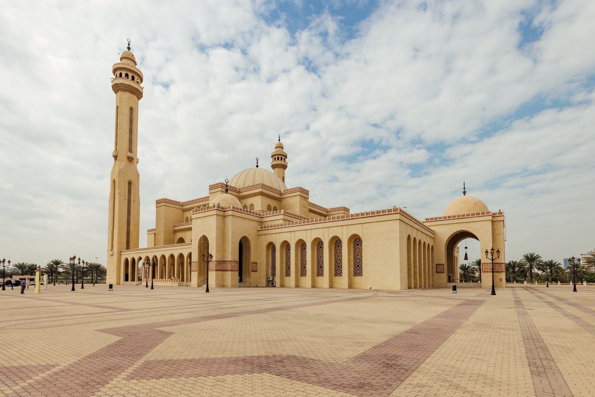 Al Fateh Moschee, Altstadt Manama, AIDA, AIDAcosma, Kreuzfahrt, Kreuzschiff, Orient, Manama, Bahrain

Fotograf: Thomas Roetting