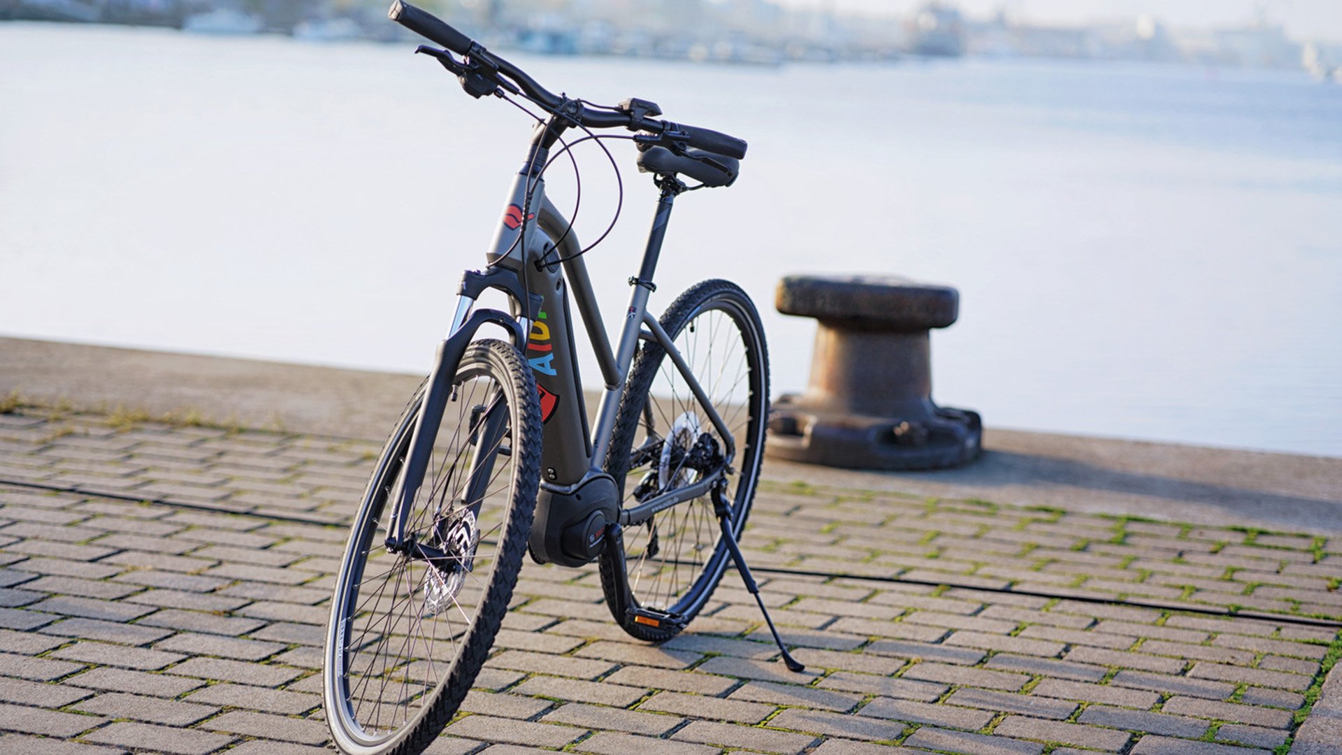 Santorin mit dem E--Bike erleben