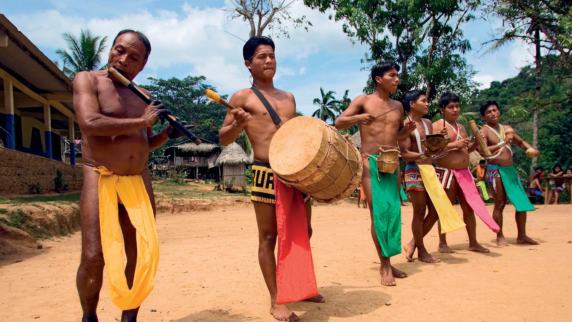 A9NHHA embera village charges river panama