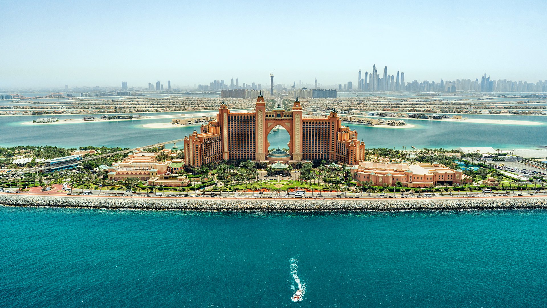 Mit dem Boot zu den Wahrzeichen Dubais