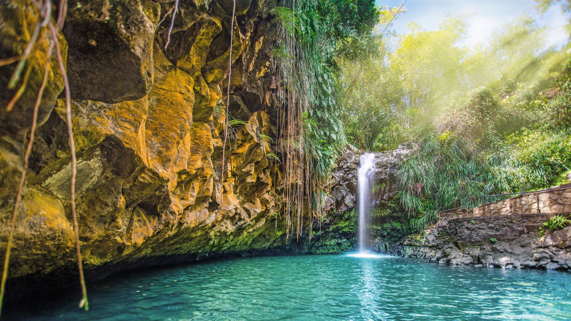 Annandale Wasserfall und Strandaufenthalt