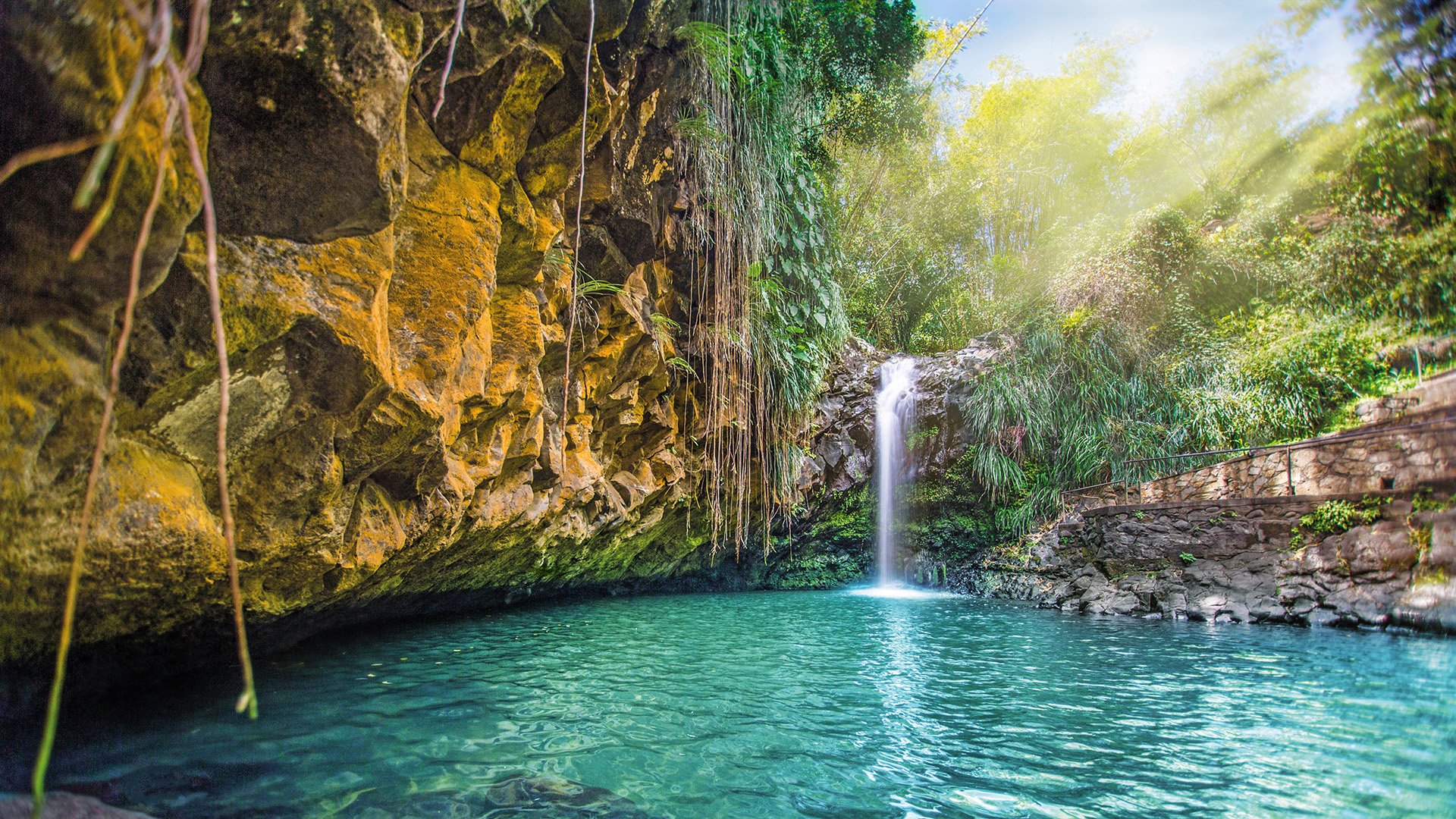 Annandale Wasserfall und Strandaufenthalt