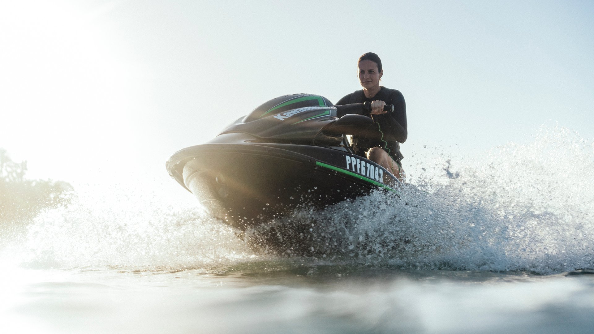 Jetski-Abenteuer entlang der Küste