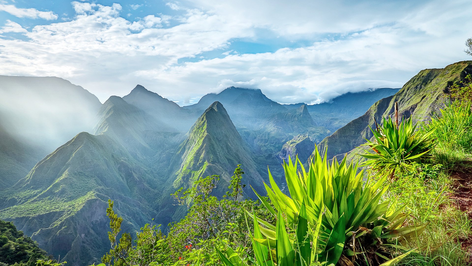 Ausblick vom Piton Maïdo und das älteste Dorf Saint-Paul