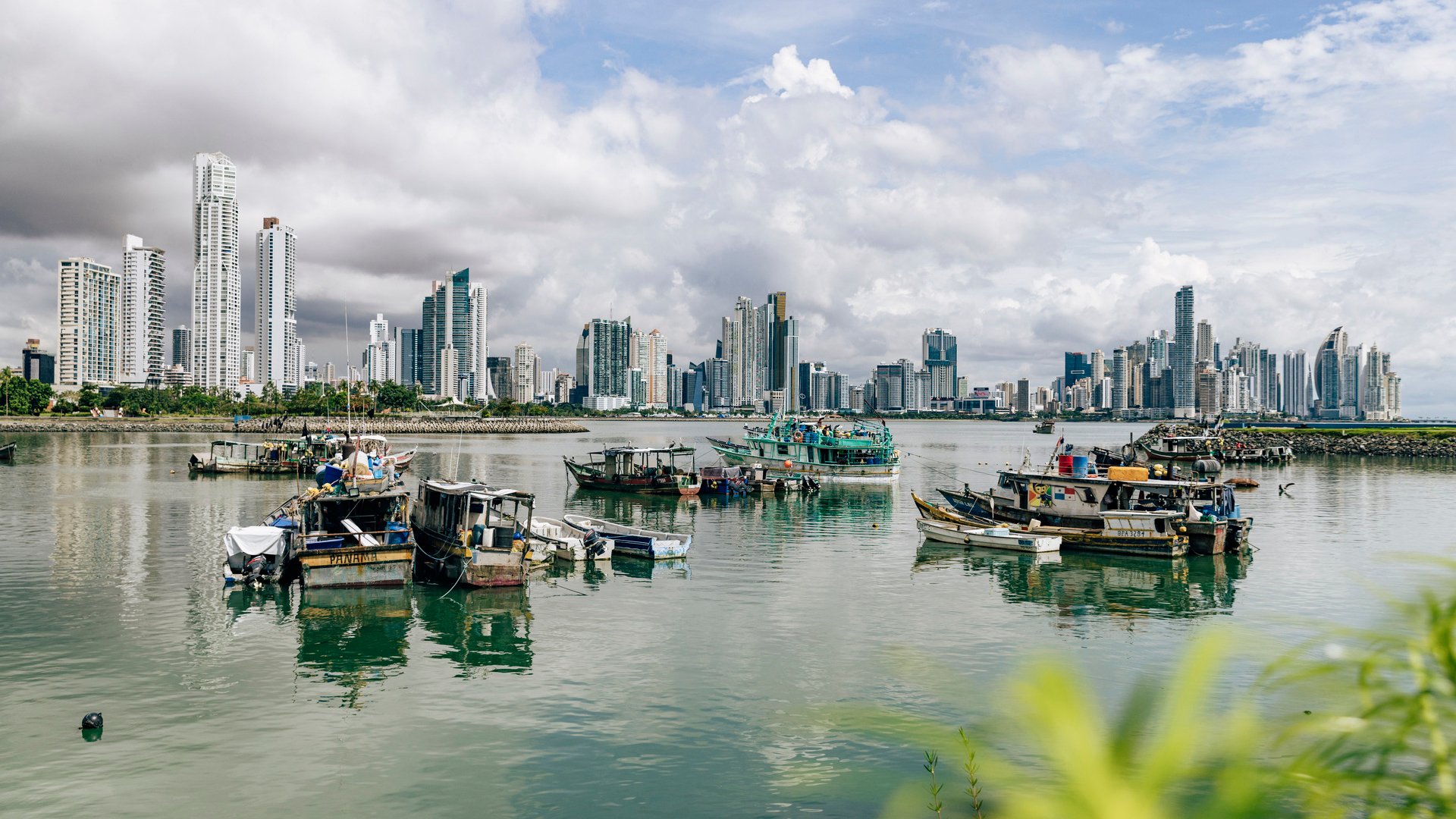 Skyline, Monument of the Flag of Panama, AIDA, AIDAluna, Karibik, Panama City, Panama

Fotograf: Thomas Roetting