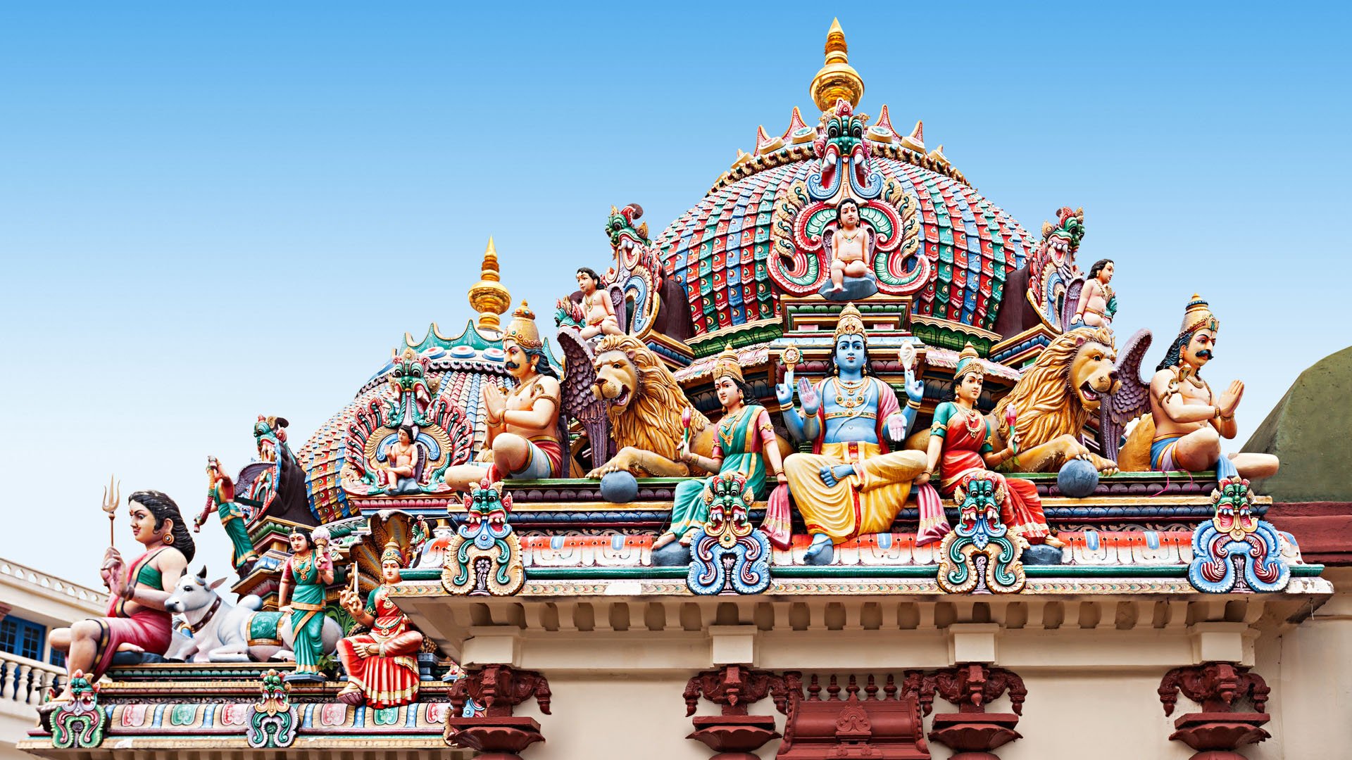 The Sri Mariamman Temple is Singapore's oldest Hindu temple