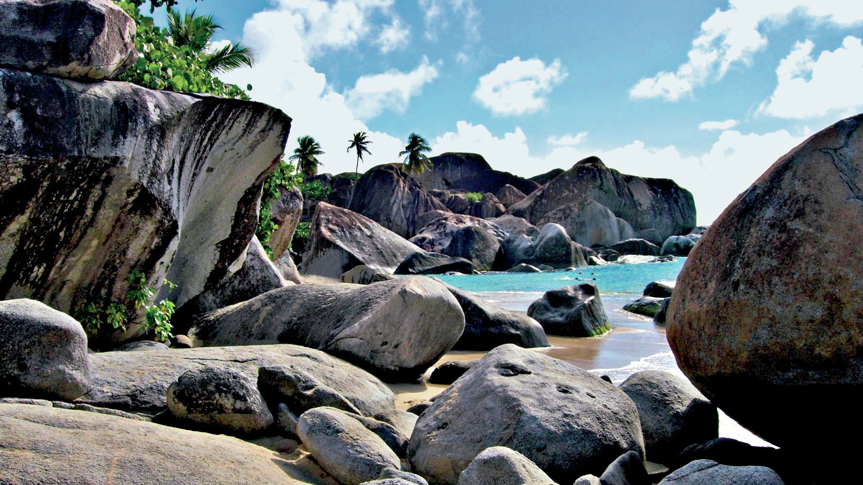 Einzigartig: Die Felsformationen der Spring Bay auf Virgin Gorda