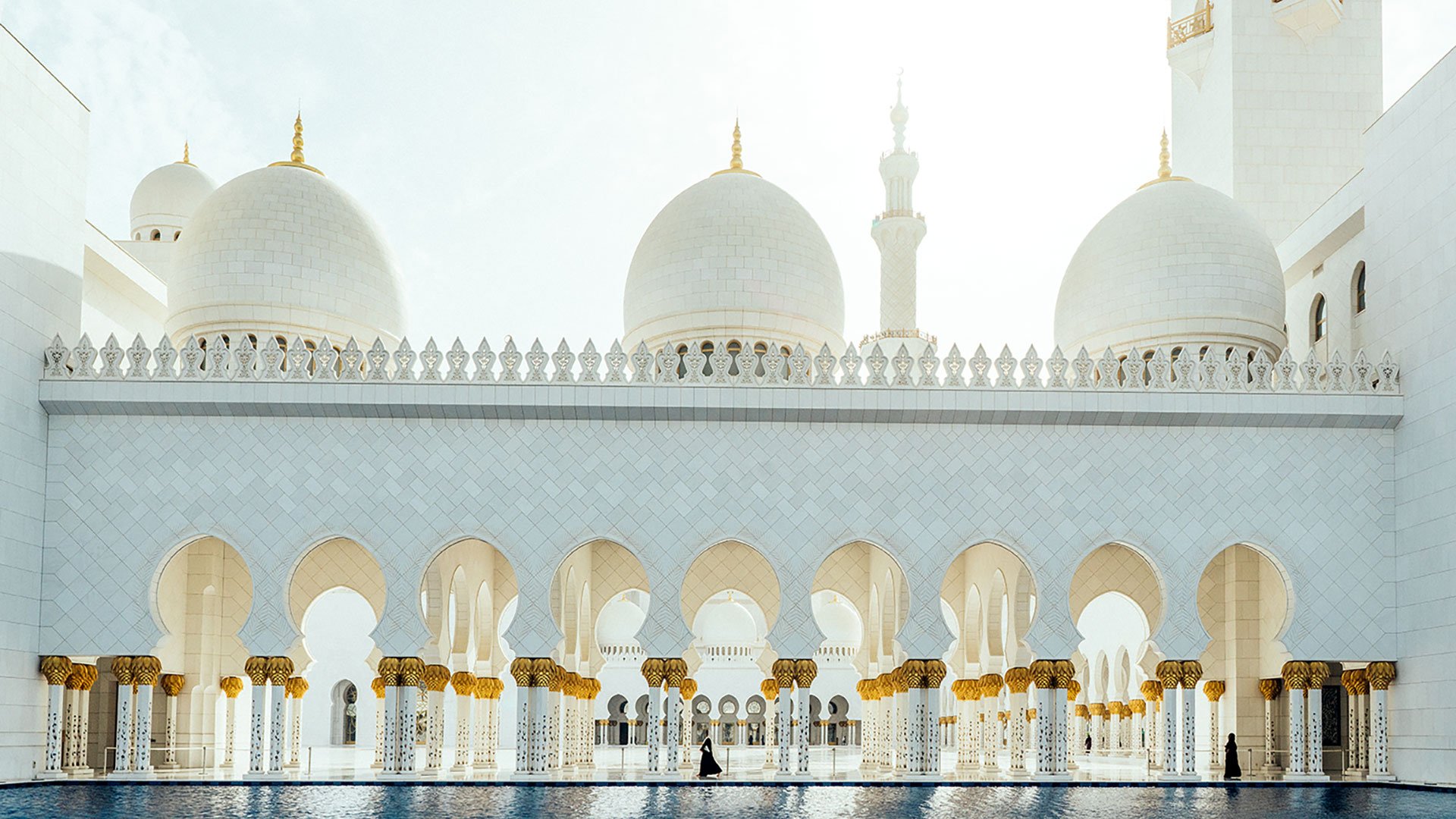 Goldenes Abu Dhabi: Emirates Palace und die Große Moschee