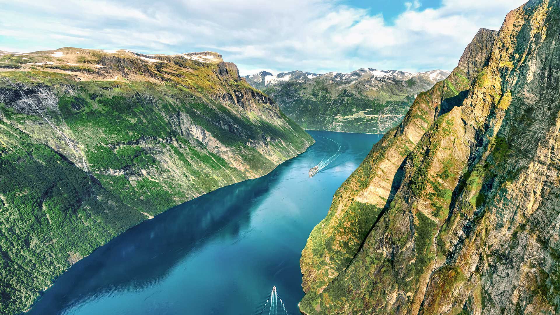 Mit Boot und Bus nach Geiranger