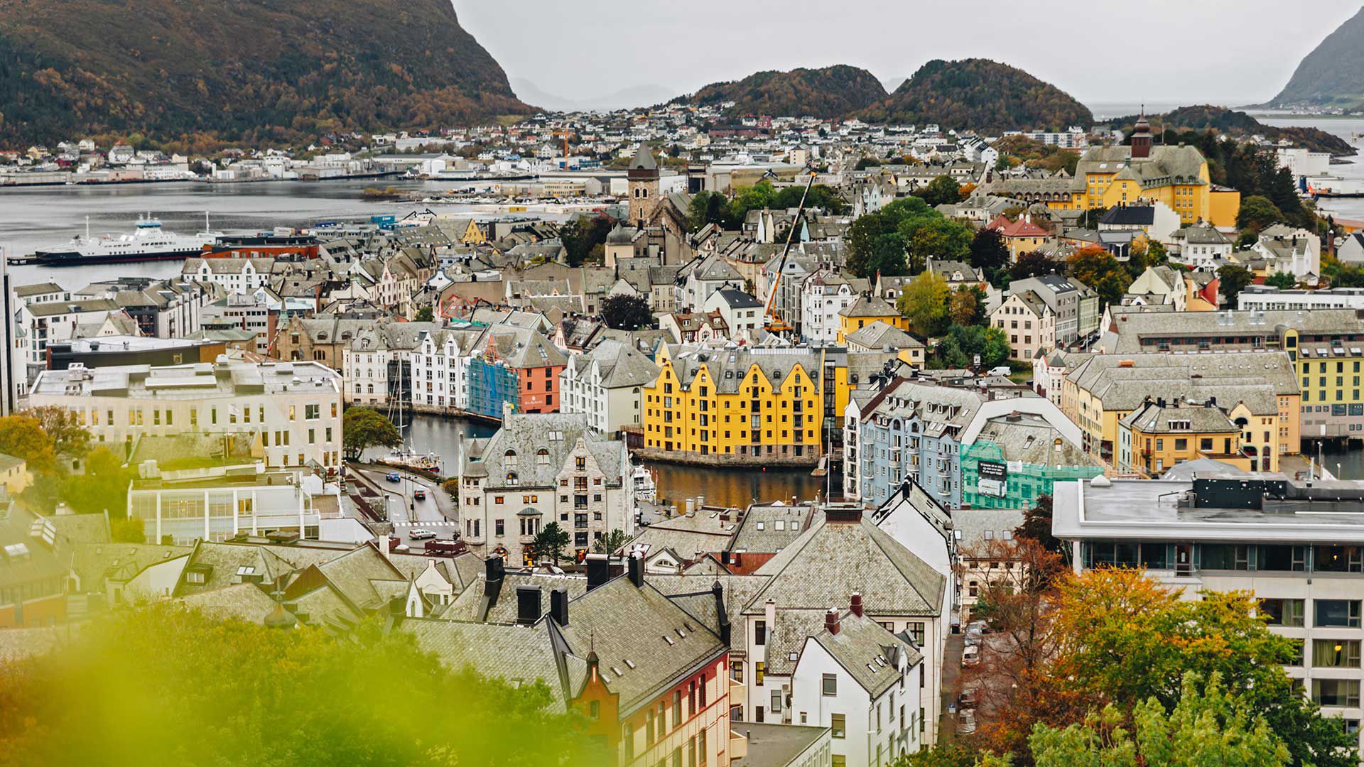 Hop-on-hop-off-Bus in Alesund