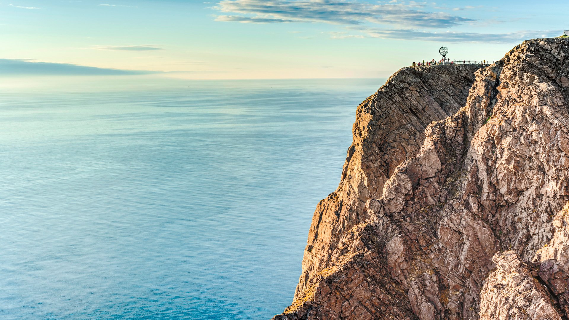 North Cape (Nordkapp), on the northern coast of the island of Mageroya in Finnmark, Northern Norway.; Shutterstock ID 332000012; Kunde (Pflichtfeld): AIDA Cruises; Projekt (Pflichtfeld): 20607_tw