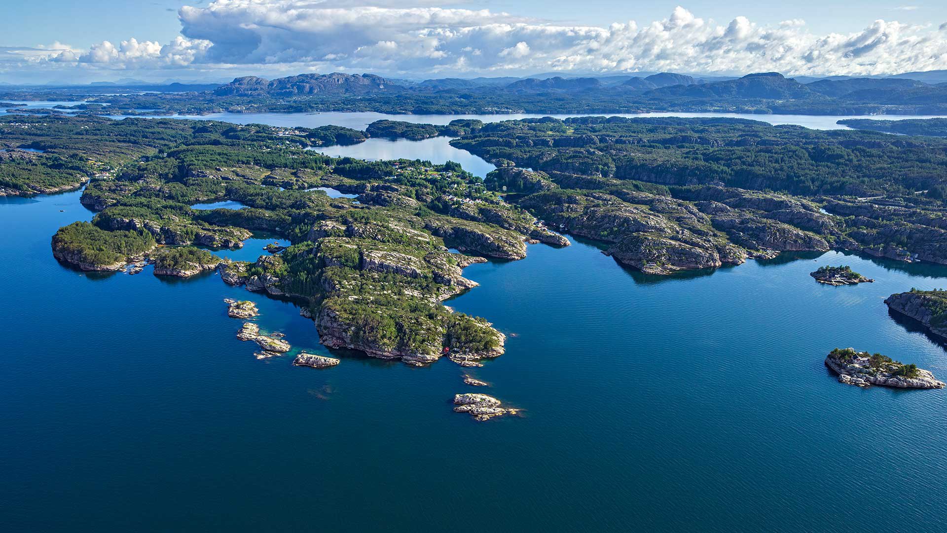 Mit dem Wasserflugzeug über Bergen und Fjorde