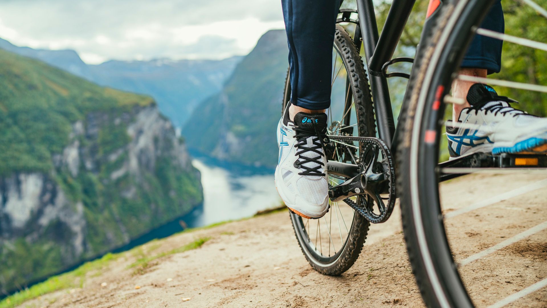 Entlang der Seen mit dem Bike
