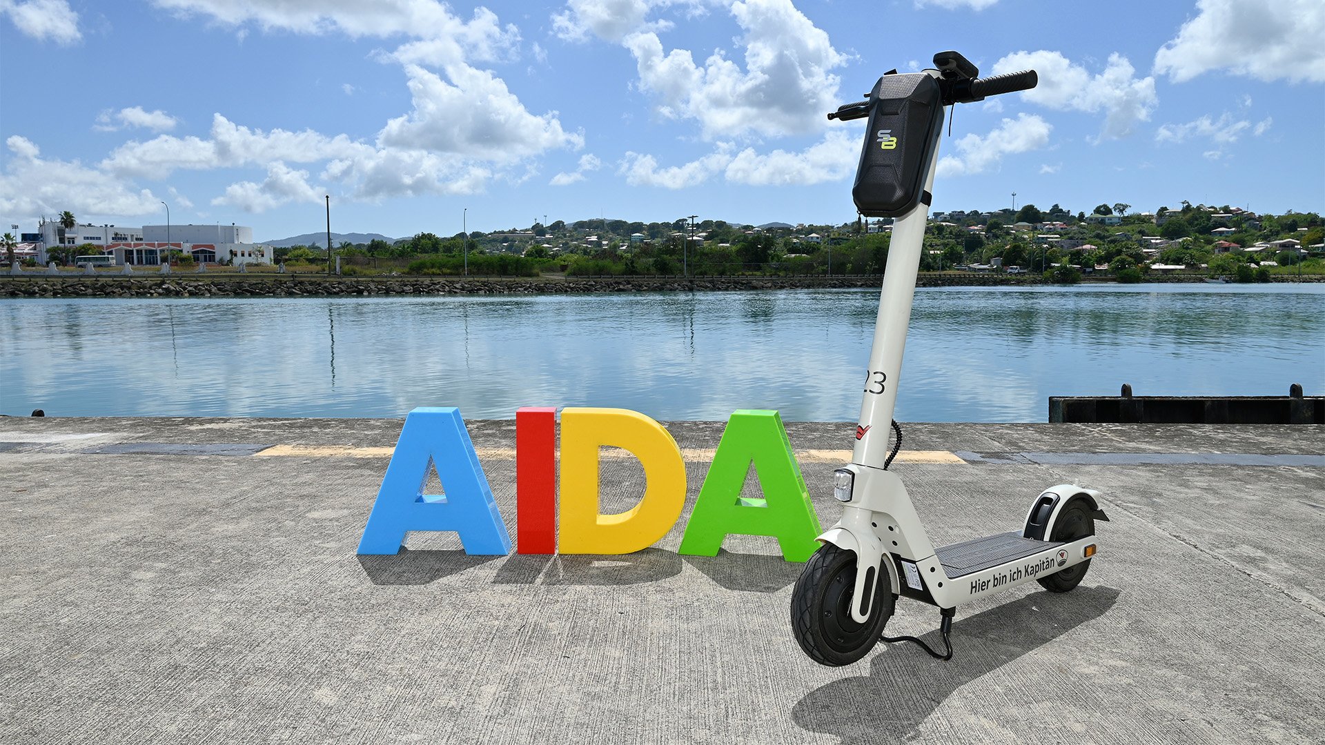 Flåms beeidndruckende Landschaft mit dem E-Scooter erleben