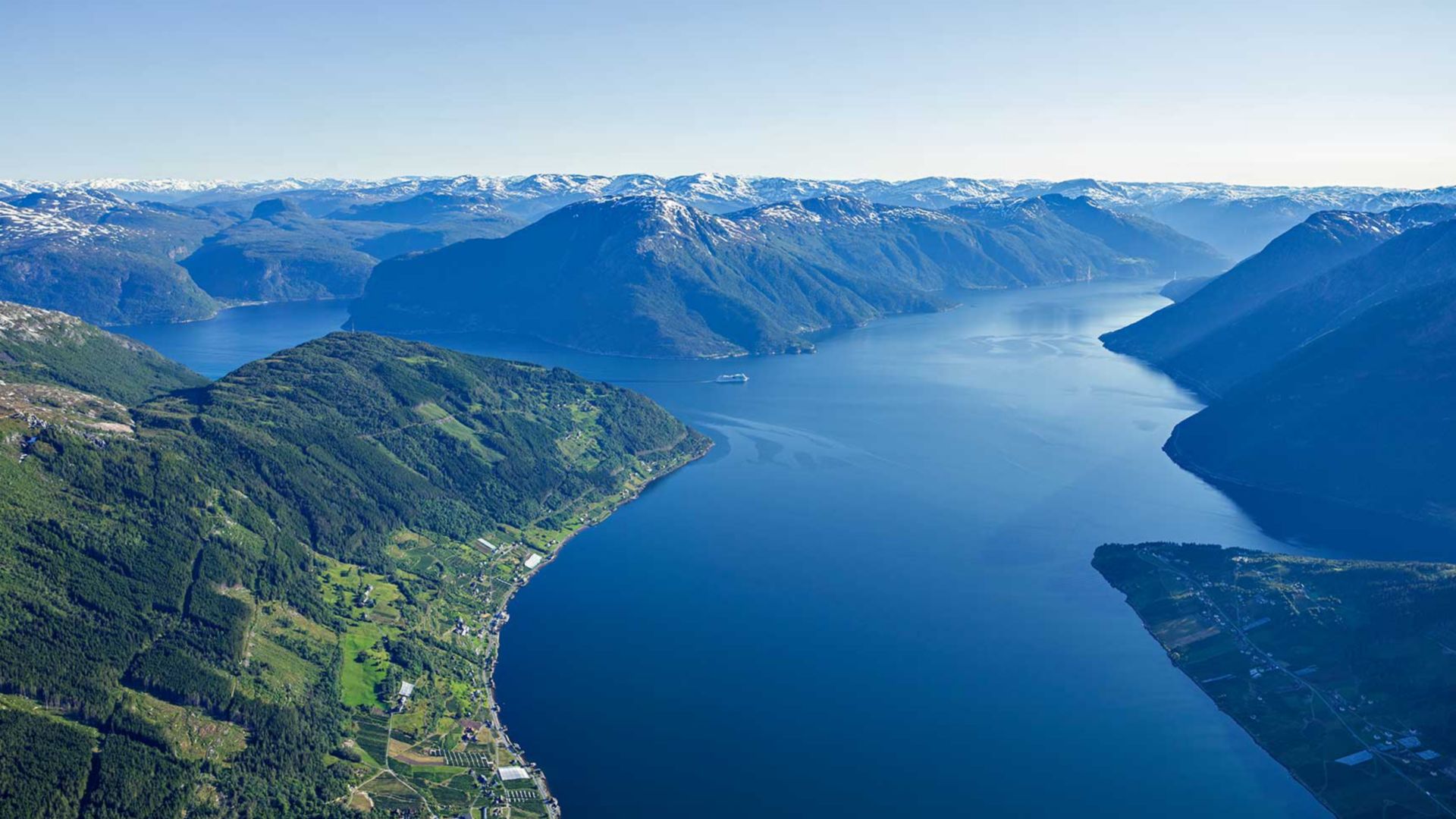 Mit dem Wasserflugzeug über den Eidfjord
