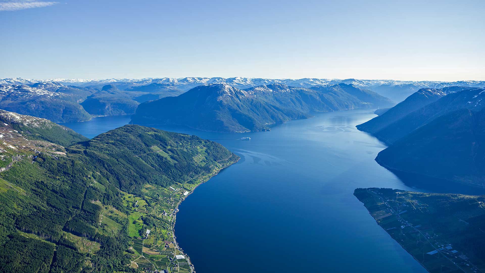 Mit dem Wasserflugzeug über den Eidfjord