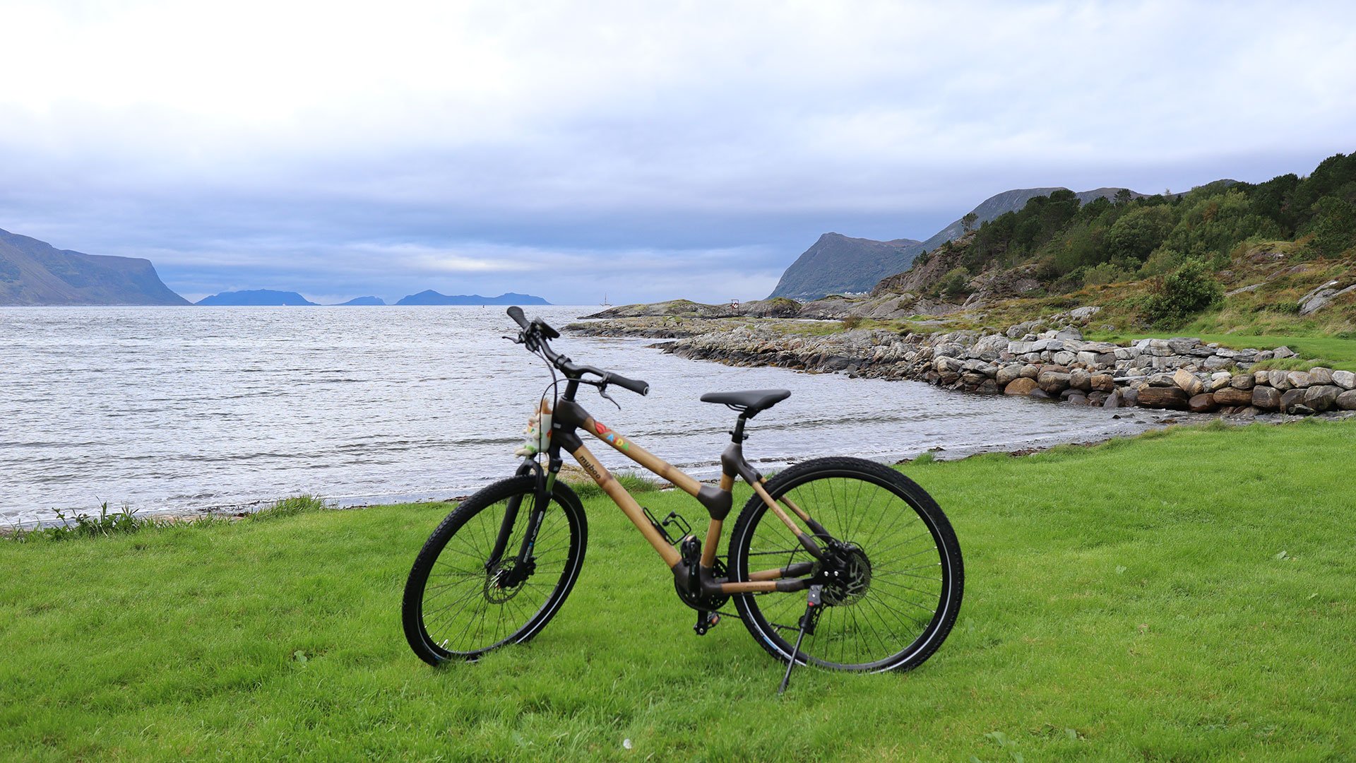 Zum Old Man of Storr mit dem Bike