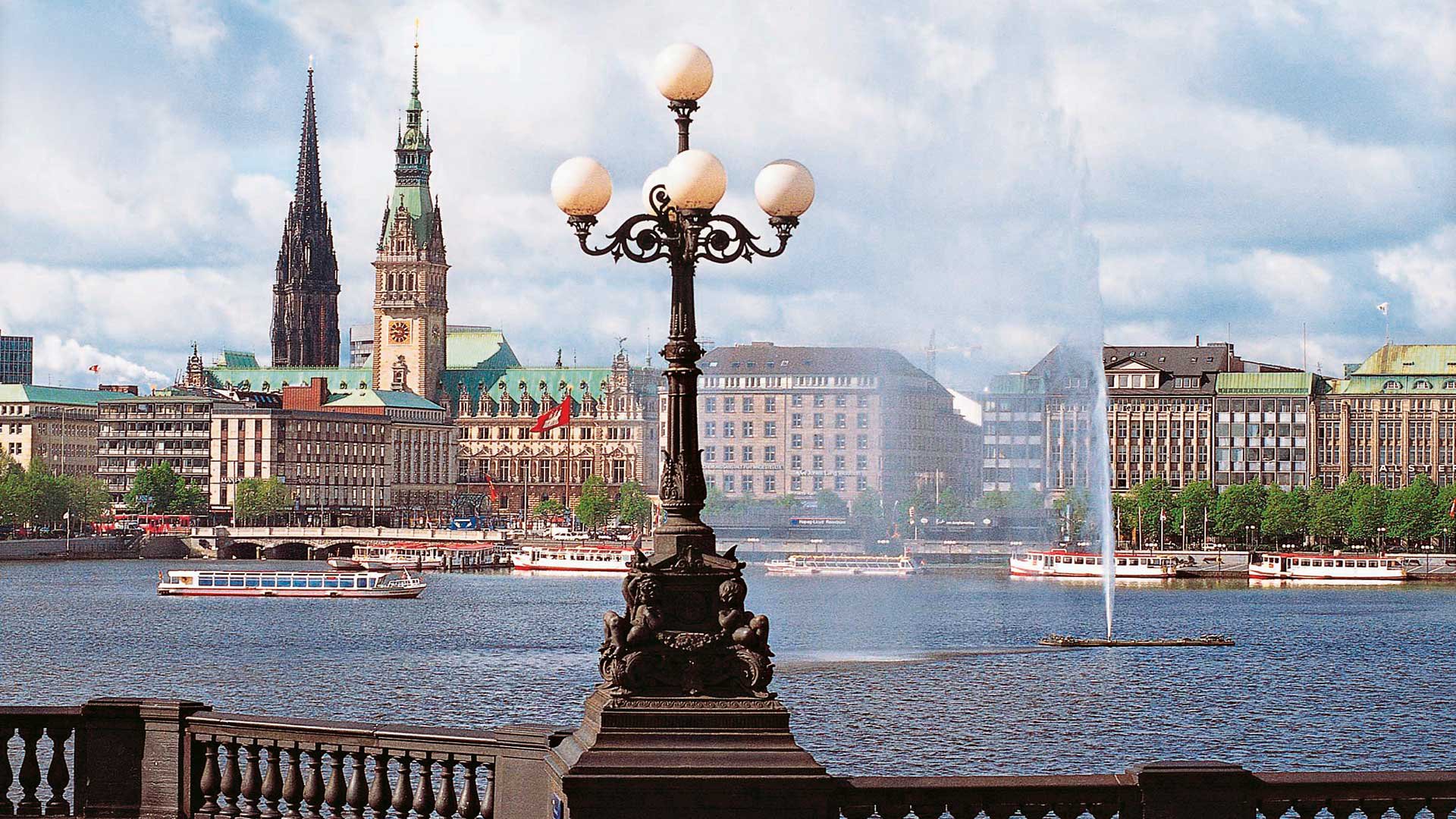 Zwischen Kiez & Kanälen – Hamburg zu Wasser und Land