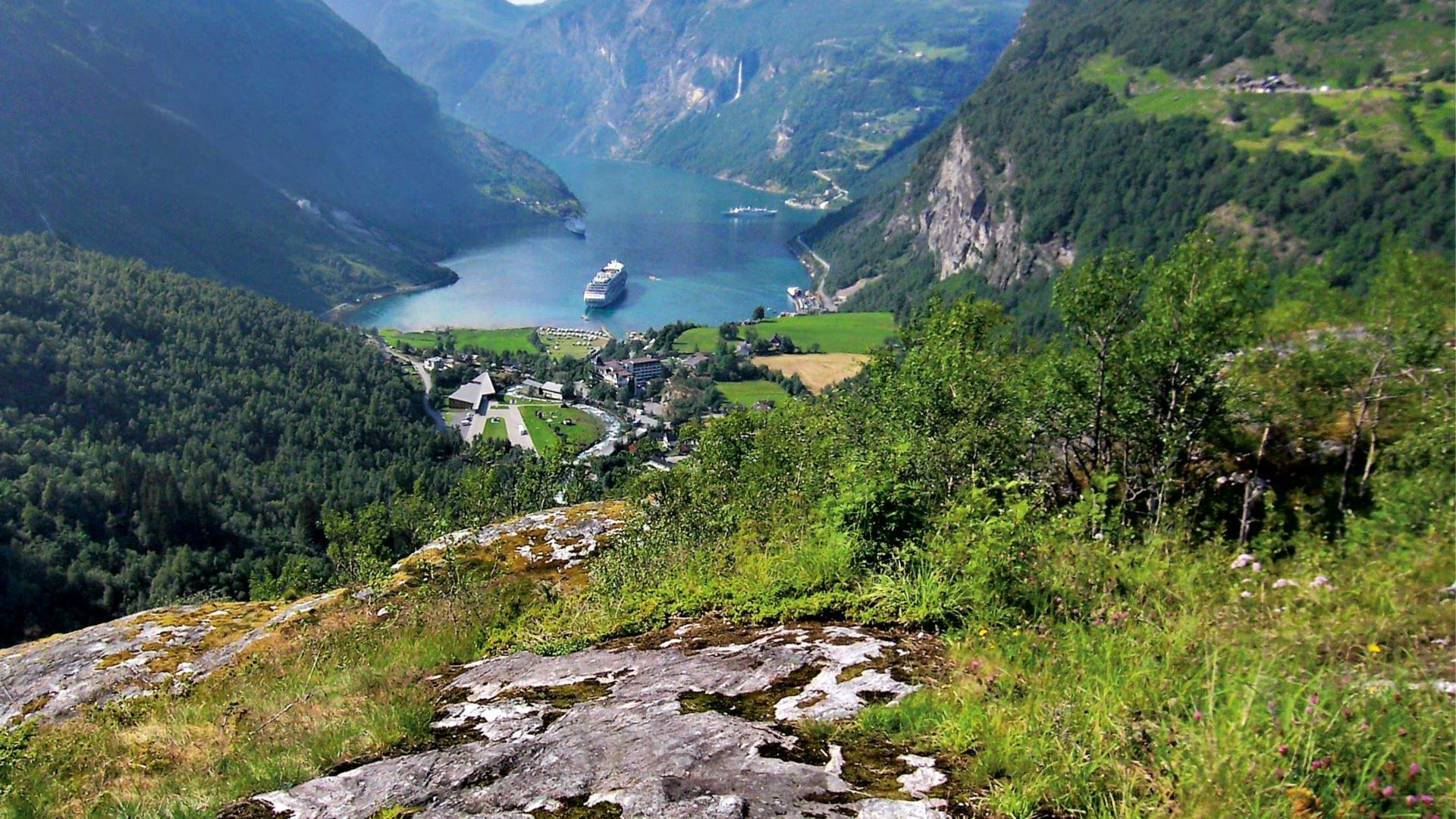 Wanderung über das Flo-Gebirge