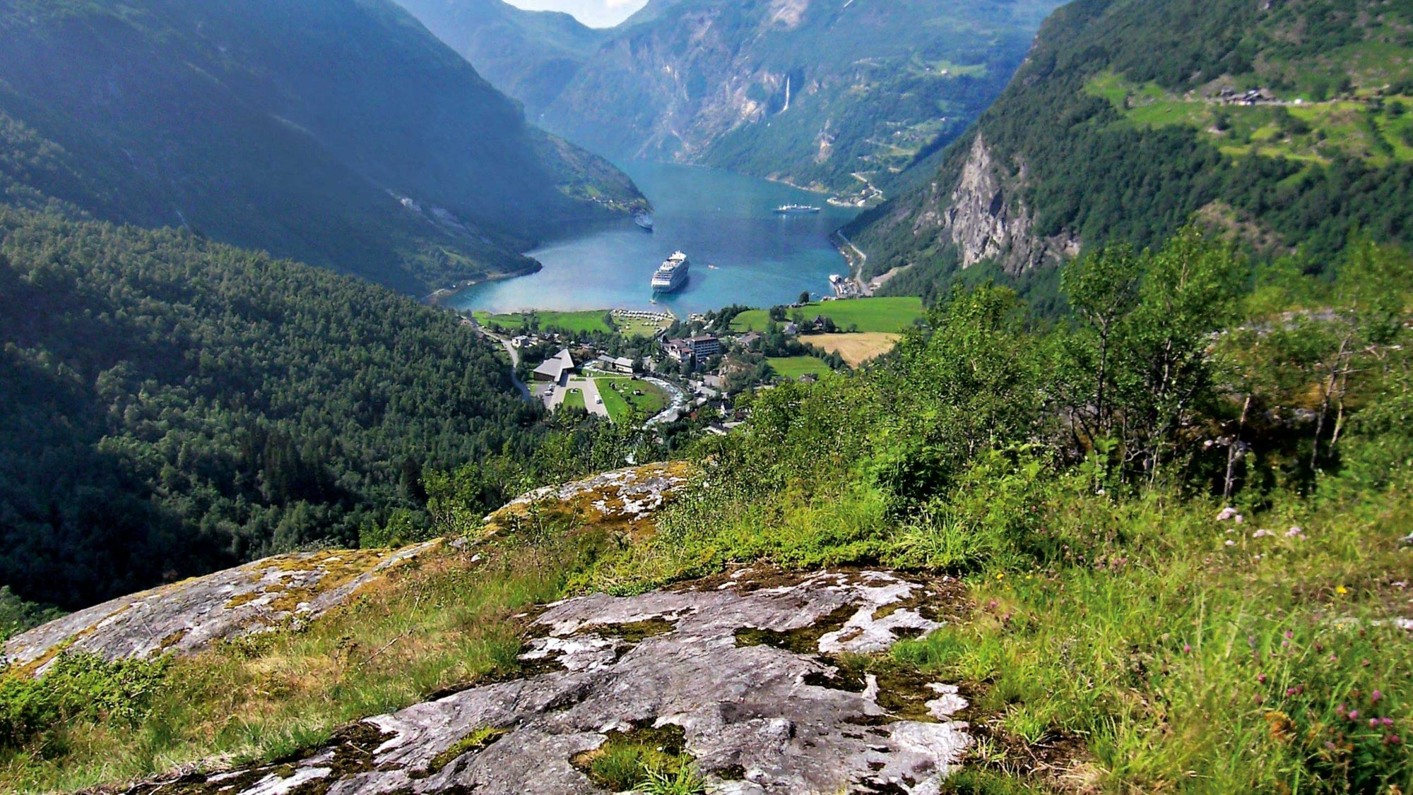 Wanderung über das Flo-Gebirge