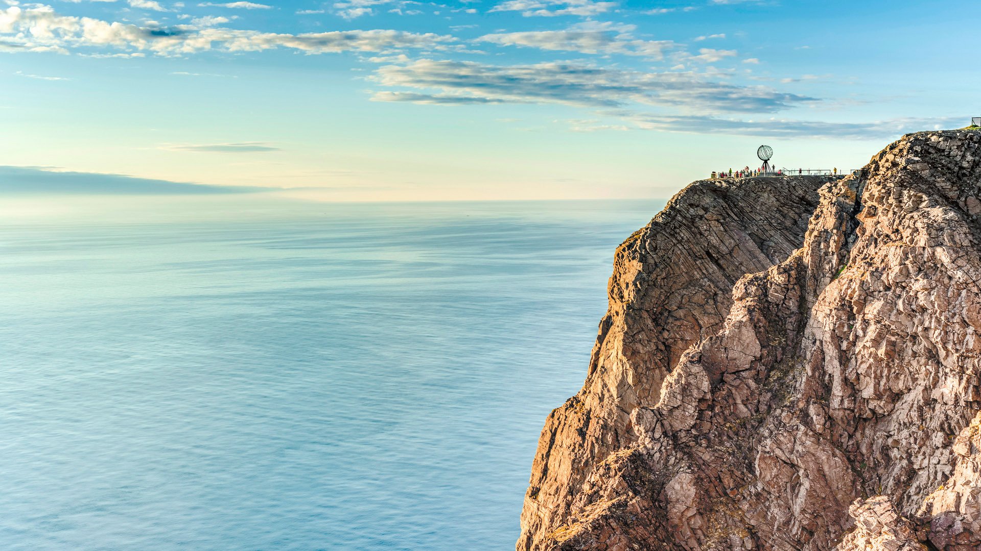 North Cape (Nordkapp), on the northern coast of the island of Mageroya in Finnmark, Northern Norway.; Shutterstock ID 332000012; Kunde (Pflichtfeld): AIDA Cruises; Projekt (Pflichtfeld): 20607_tw