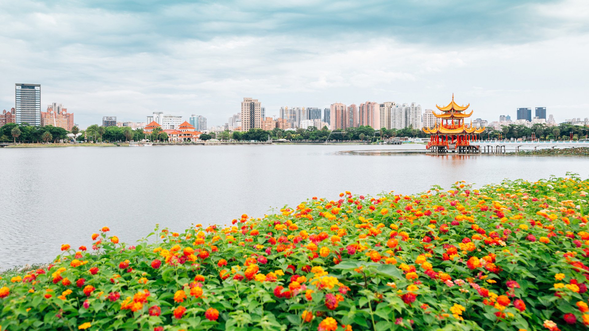 Fo-Guang-Shan-Kloster und der Lotus-See
