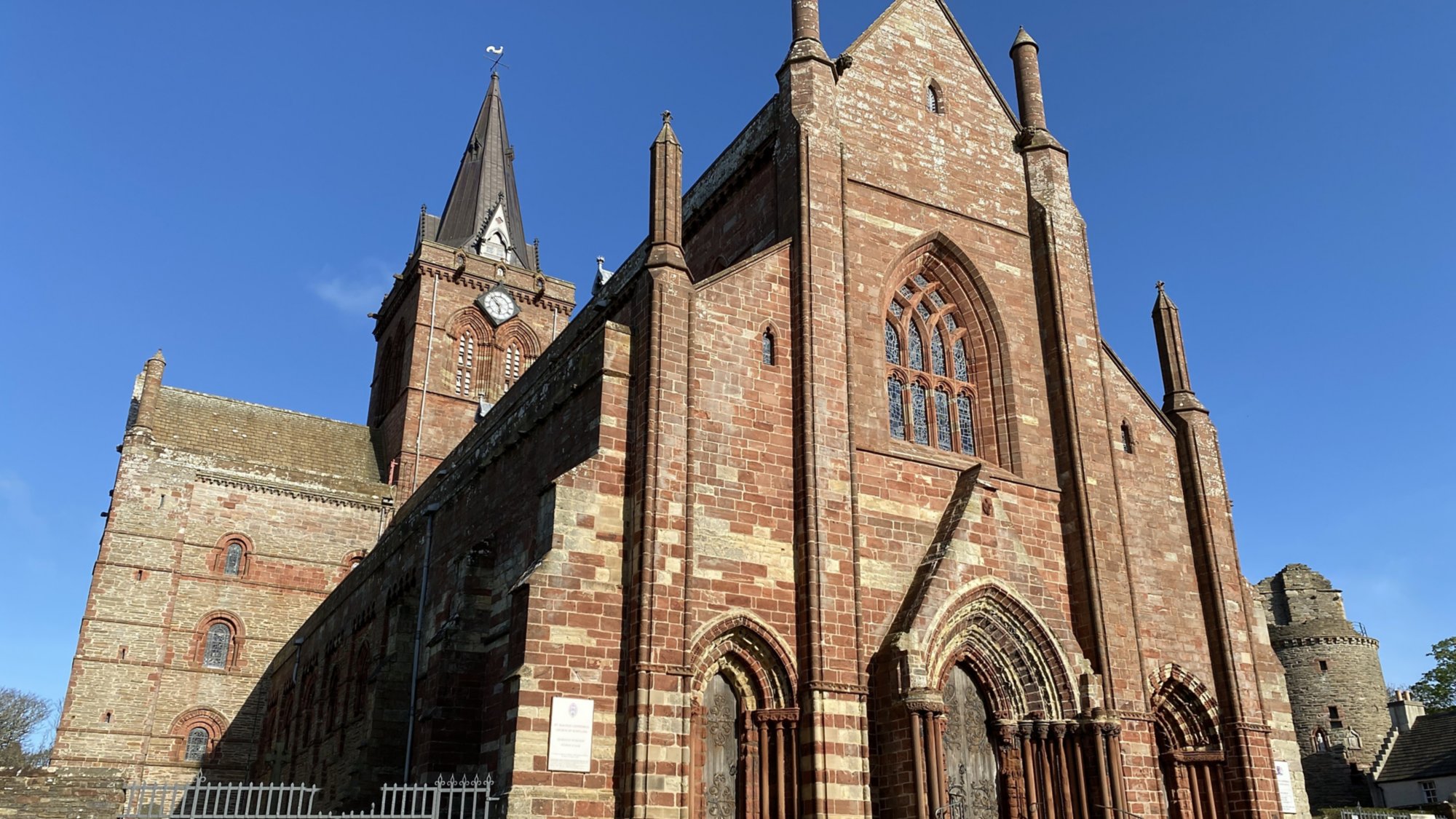 Komm an Land: Die Inselhauptstadt zu Fuß erkunden