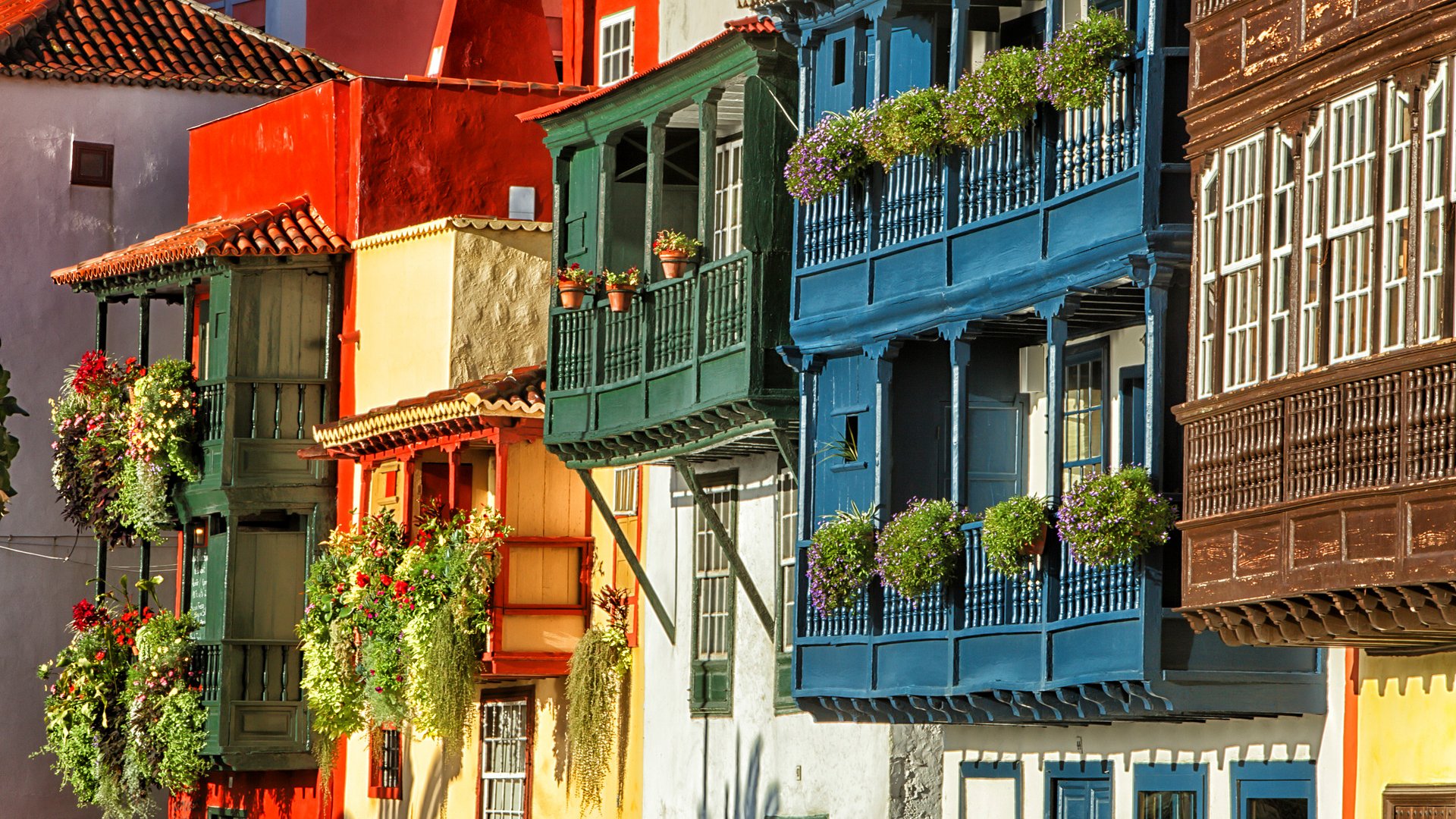 Santa Cruz de la Palma, La Palma, Spain, Europe, Canary islands, town, city, Old Town, houses, homes, balconies, flowers