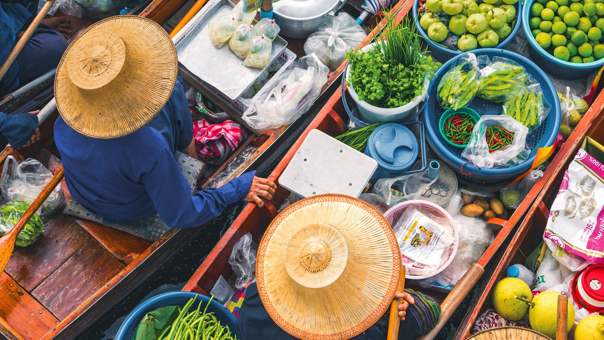 Tha Kha floating market, Amphawa, Samut Songkram, Bangkok, Thailand.