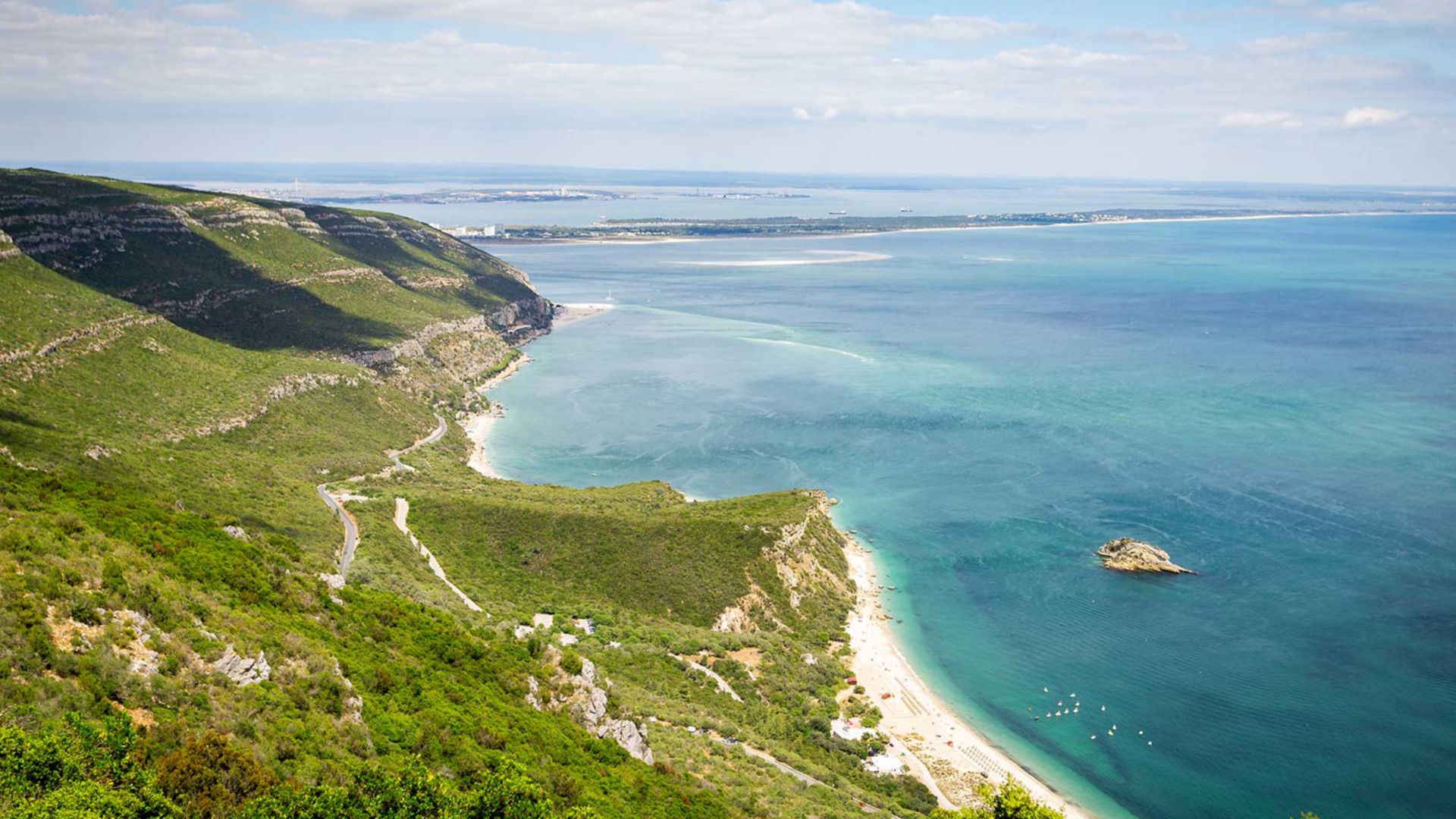 Zum Baden in den Küstenort Sesimbra