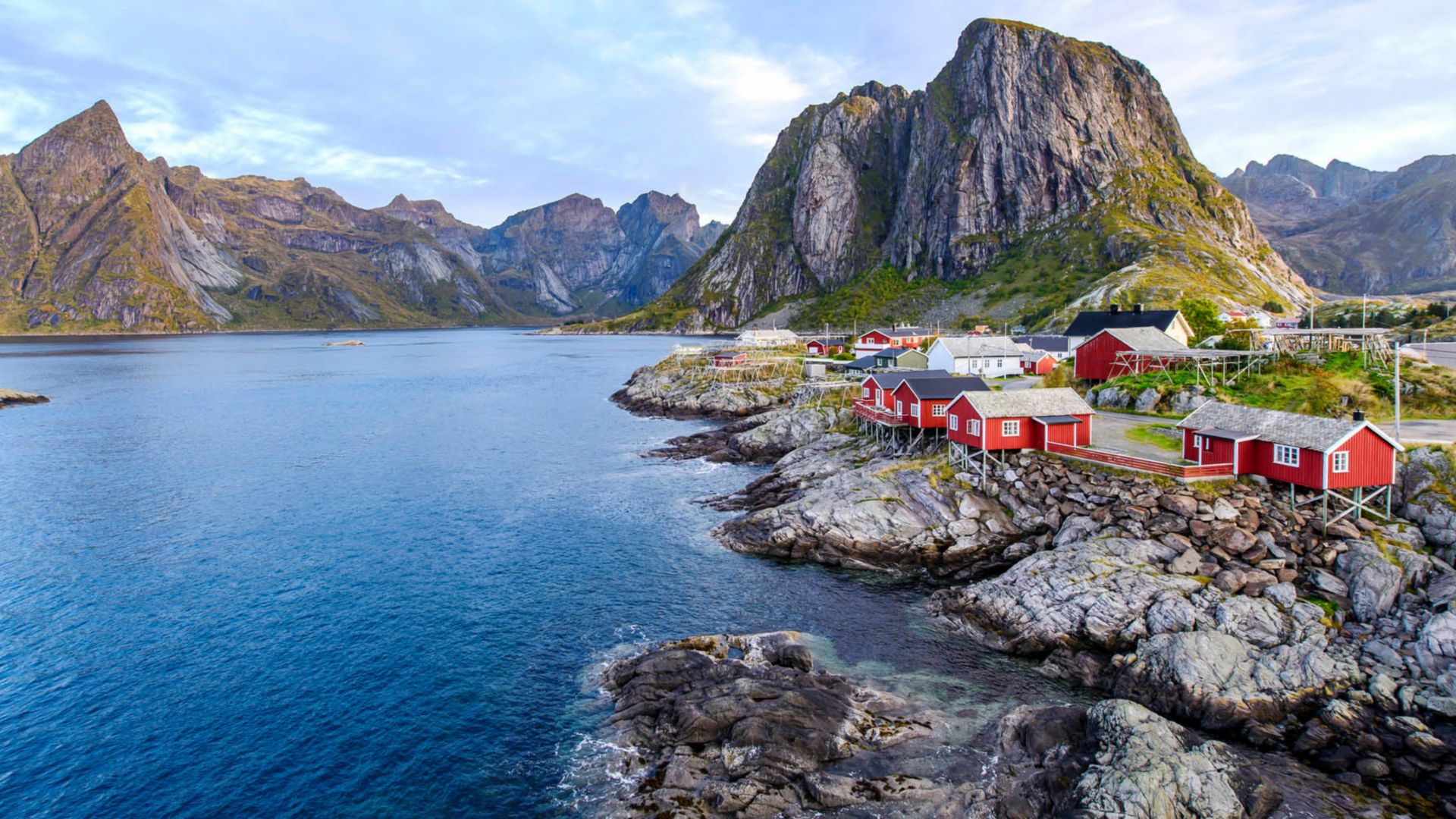 Malerische Orte der Lofoten: Flakstadøy, Fischereimuseum und Reine