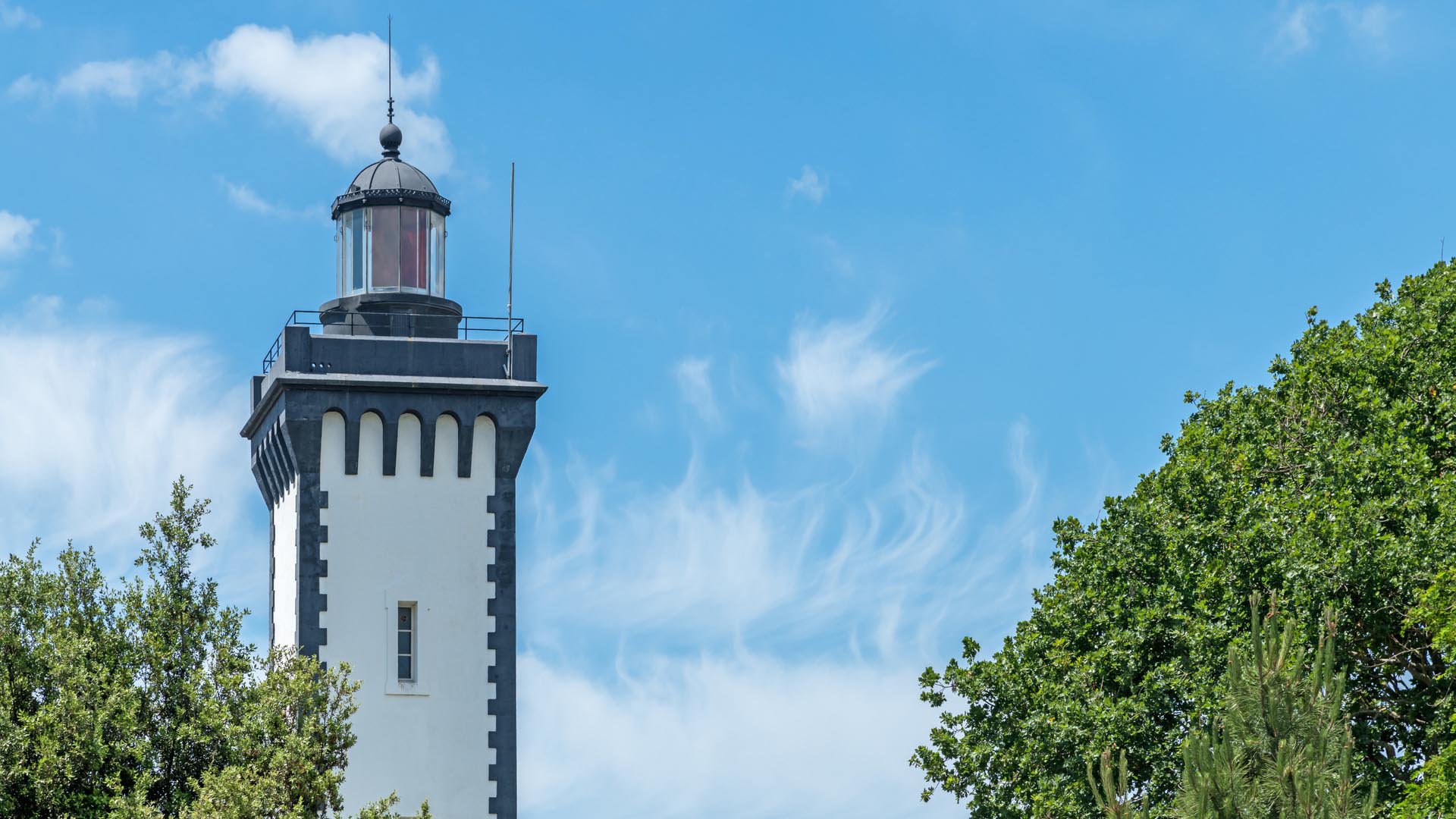 LE VERDON, dans le Médoc (Gironde, France). Phare de la pointe de Grave
