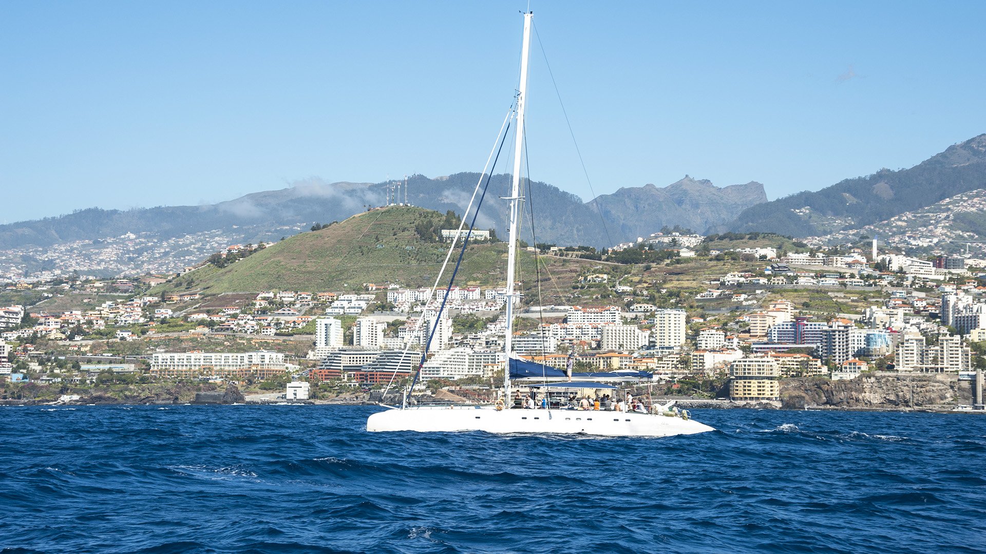 Exklusive Katamarantour zum Sonnenaufgang